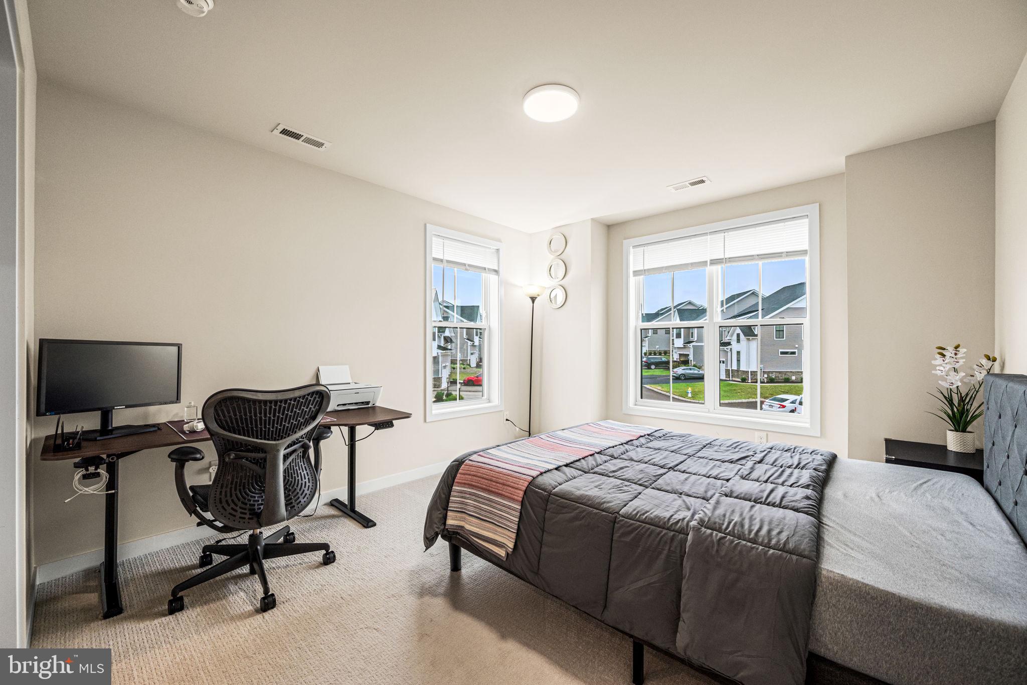 RESERVE AT CENTER SQUARE - Residential