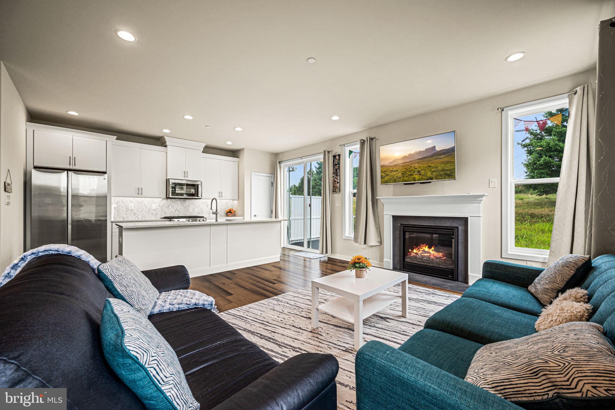 RESERVE AT CENTER SQUARE - Residential