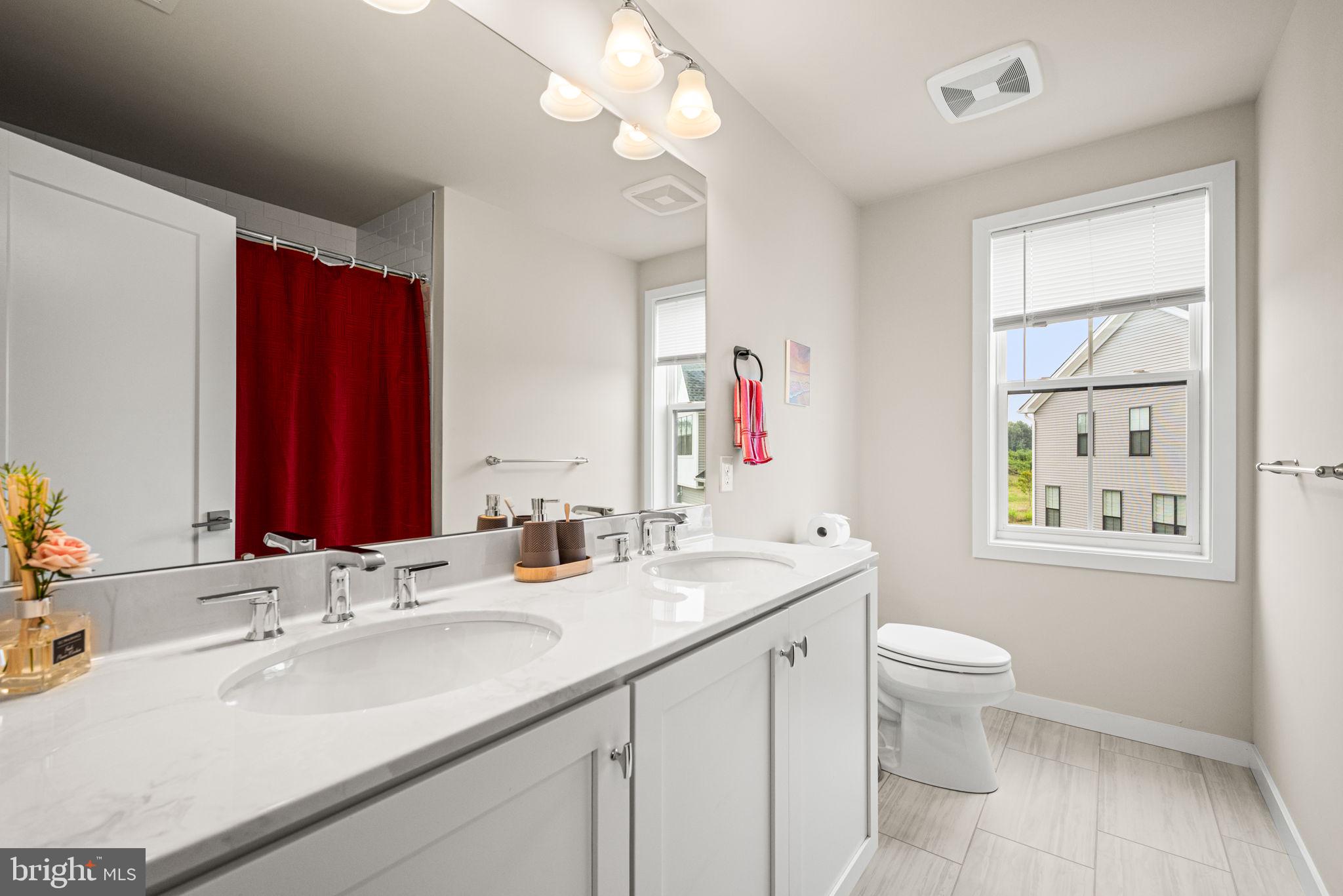 RESERVE AT CENTER SQUARE - Residential