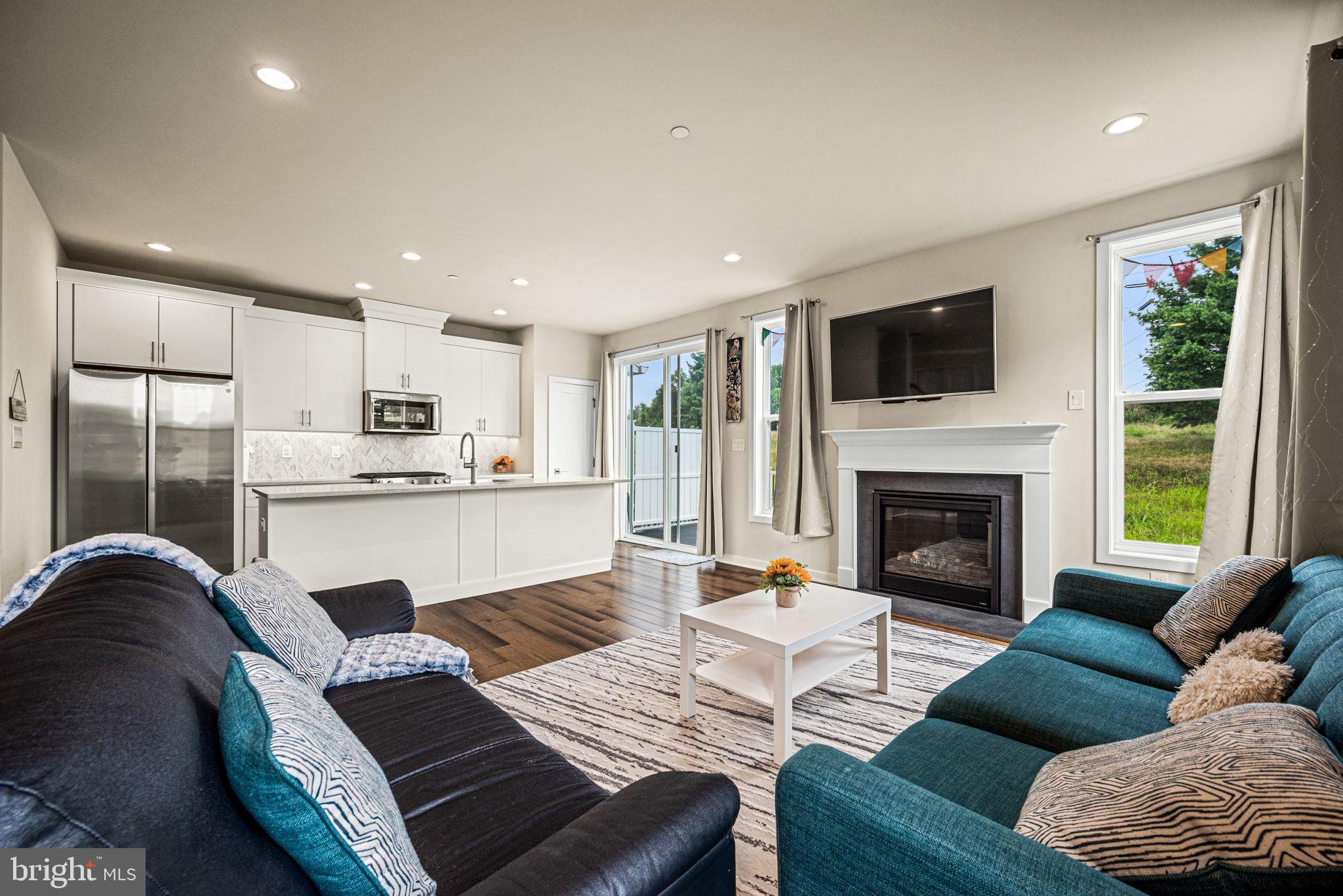 RESERVE AT CENTER SQUARE - Residential