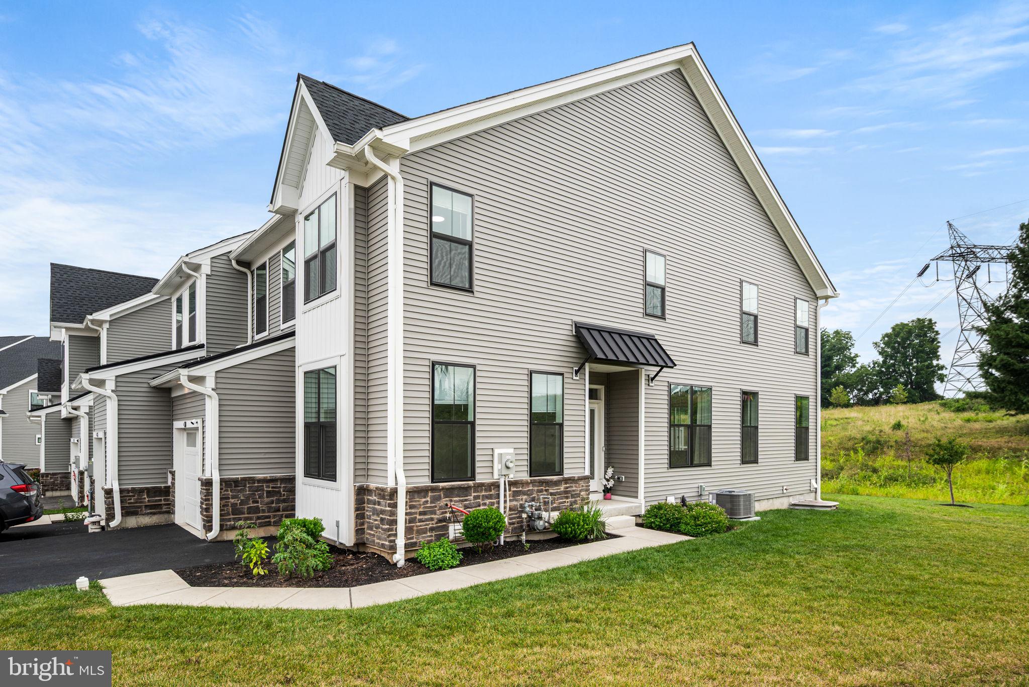 RESERVE AT CENTER SQUARE - Residential