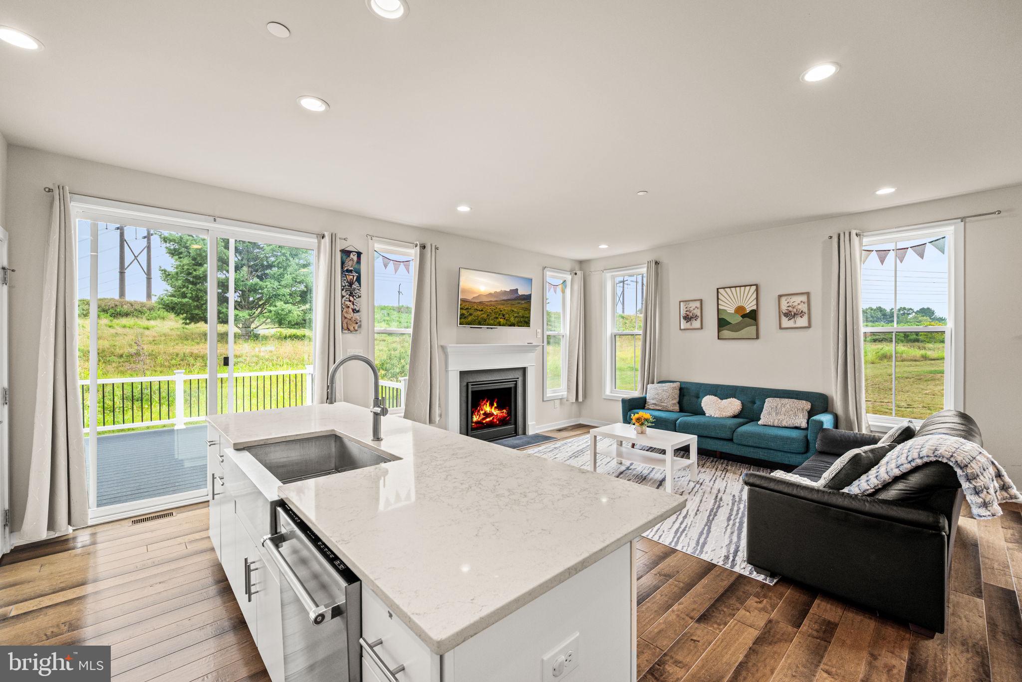 RESERVE AT CENTER SQUARE - Residential