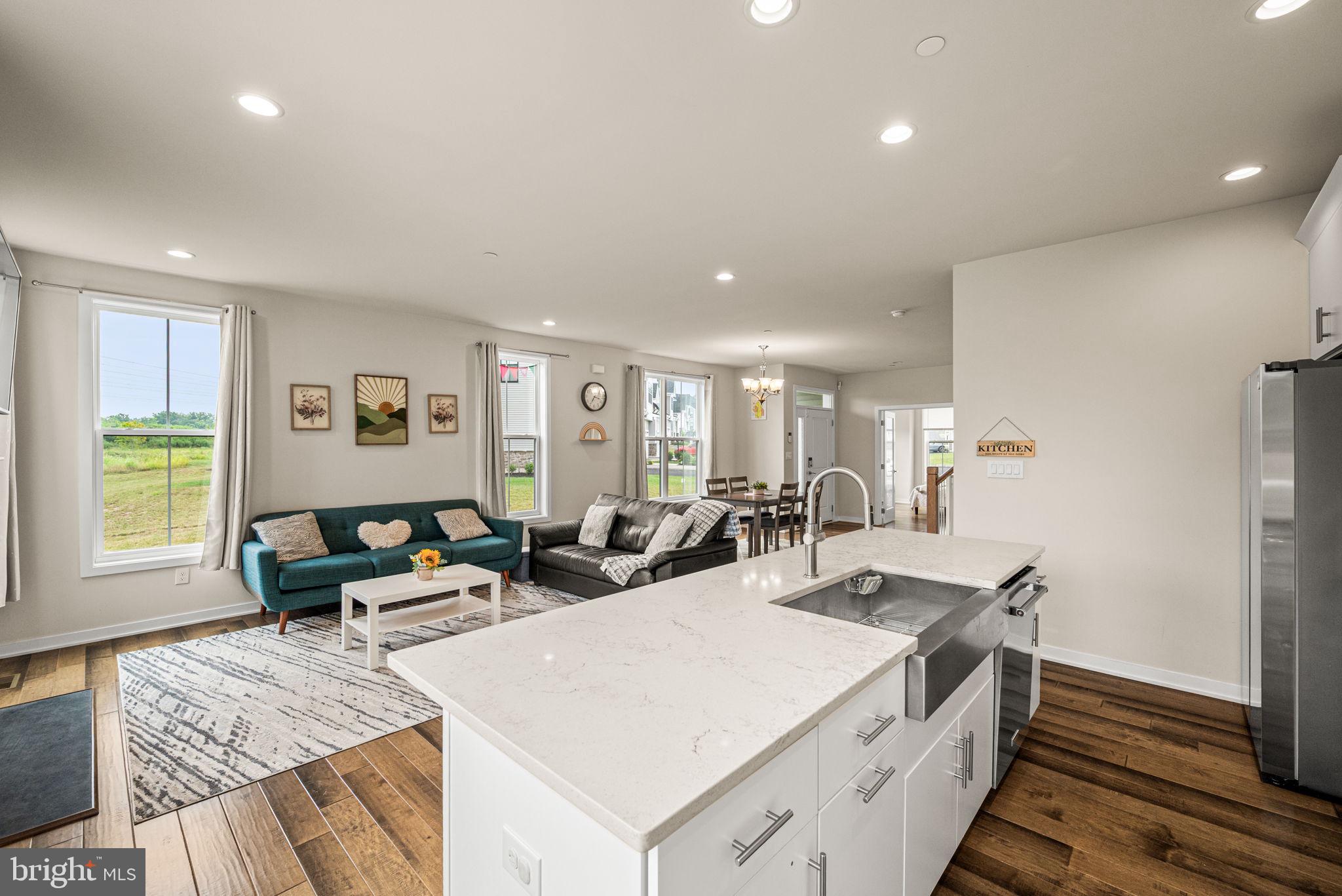 RESERVE AT CENTER SQUARE - Residential