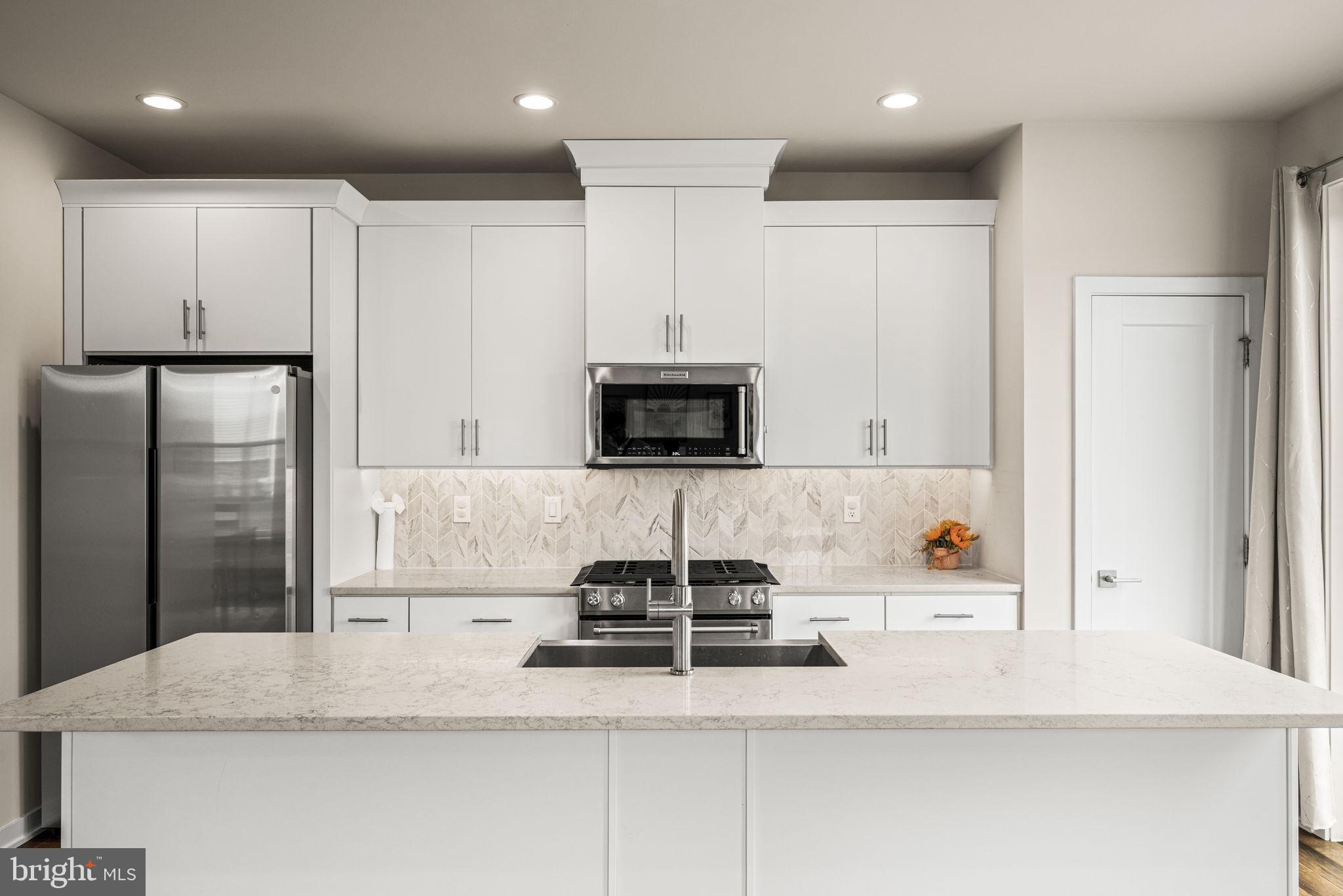 RESERVE AT CENTER SQUARE - Residential