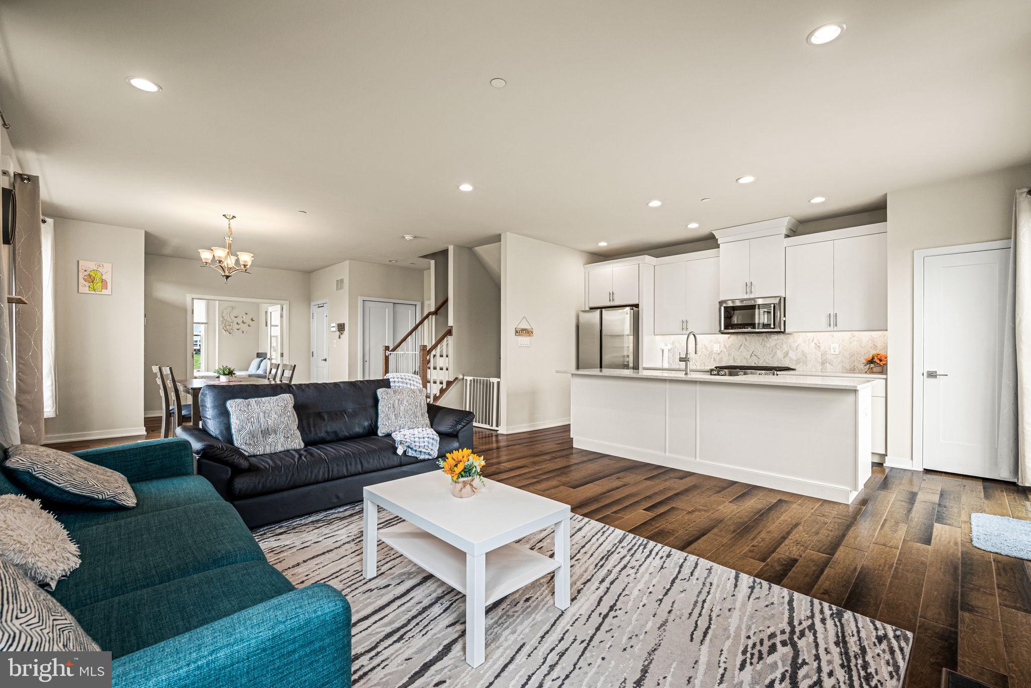 RESERVE AT CENTER SQUARE - Residential