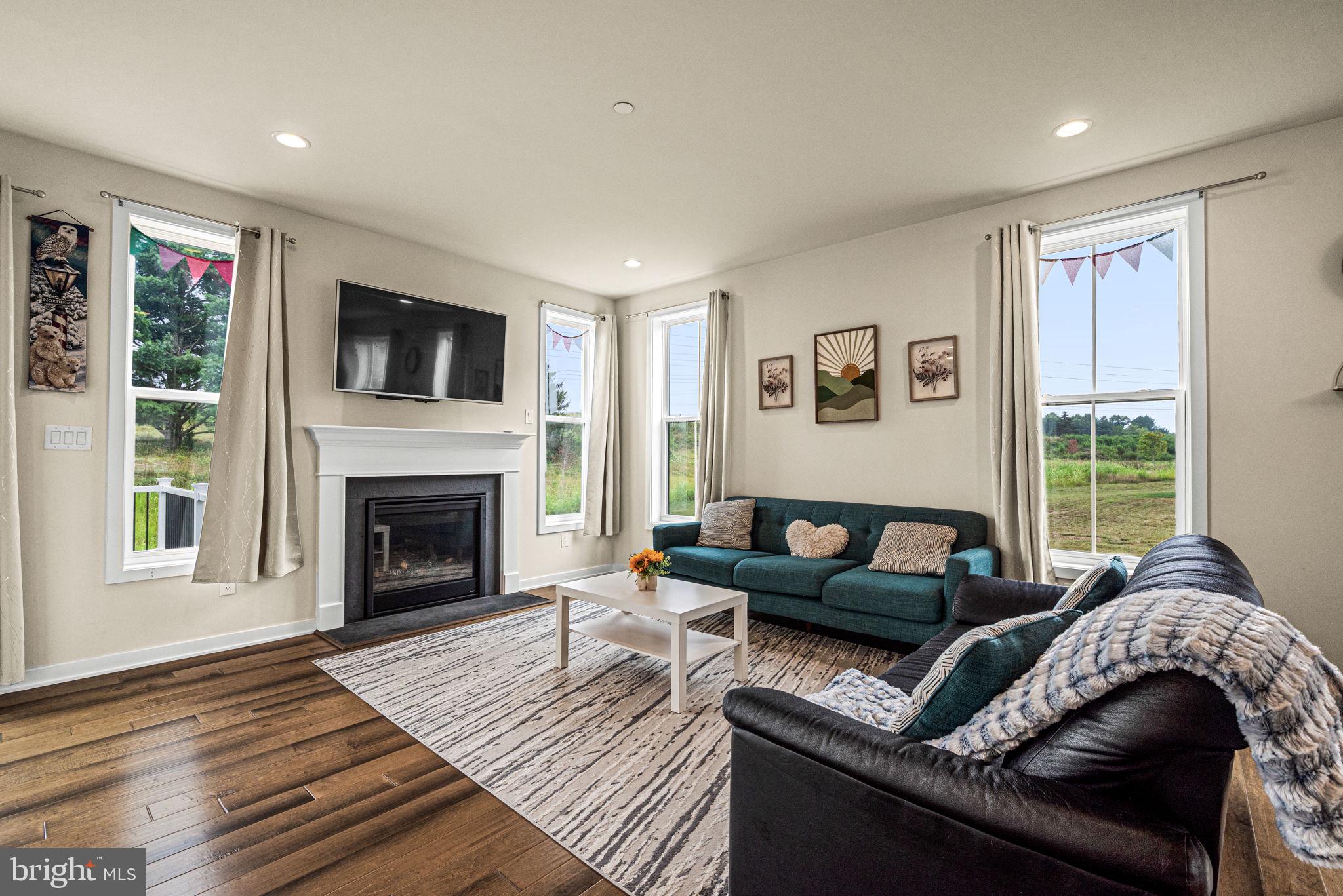 RESERVE AT CENTER SQUARE - Residential