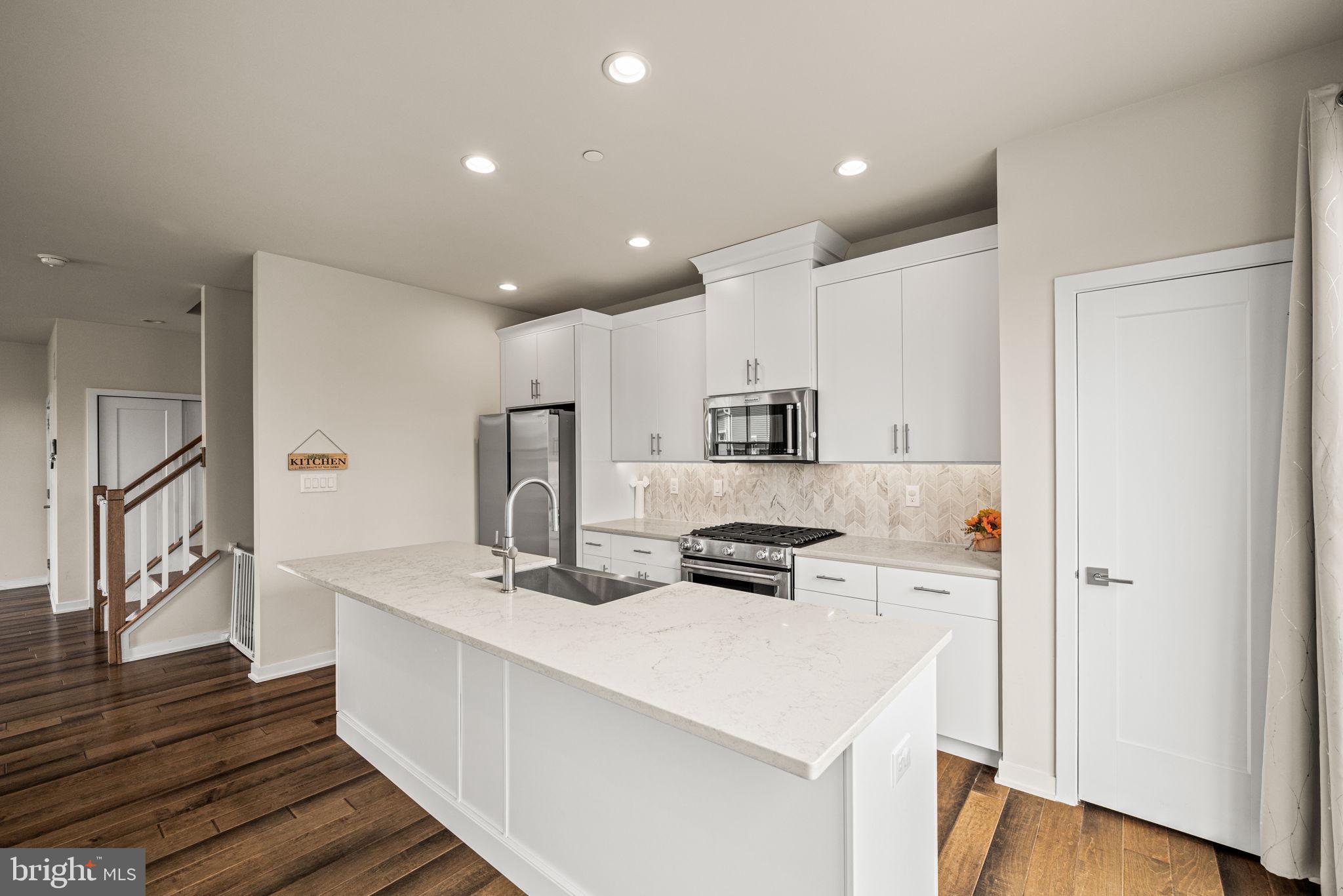 RESERVE AT CENTER SQUARE - Residential