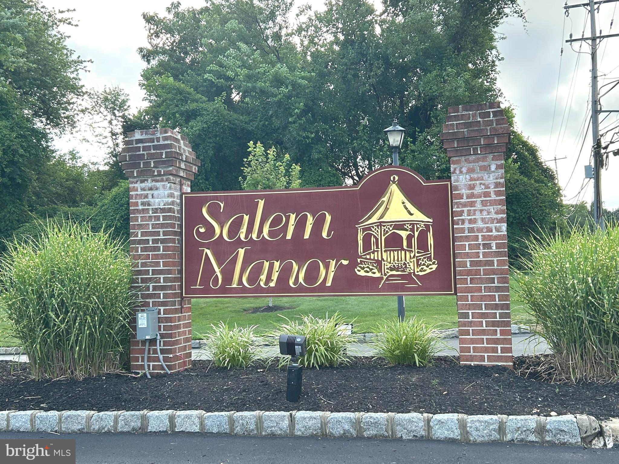 SALEM MANOR - Residential