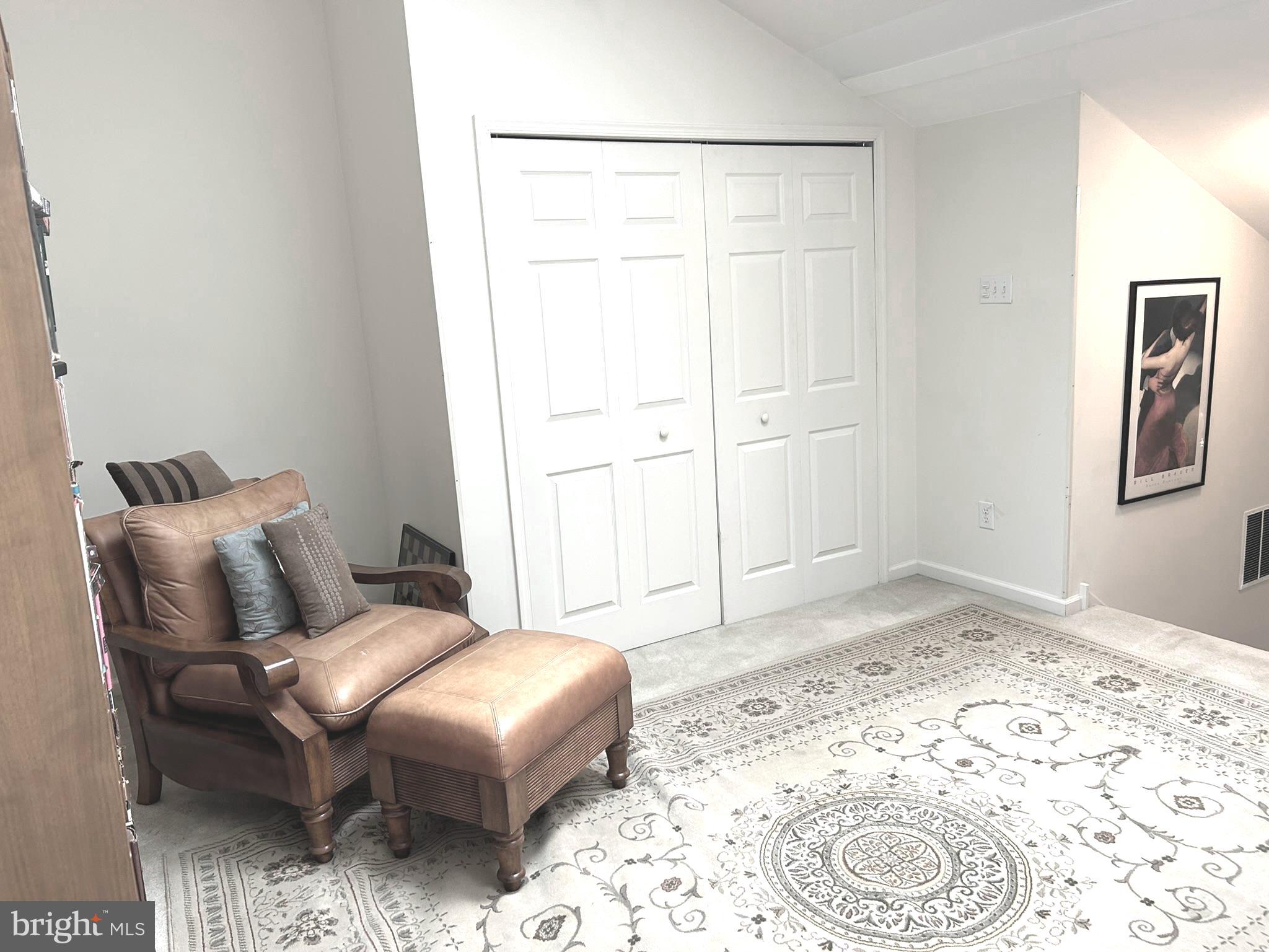 SALEM MANOR - Residential