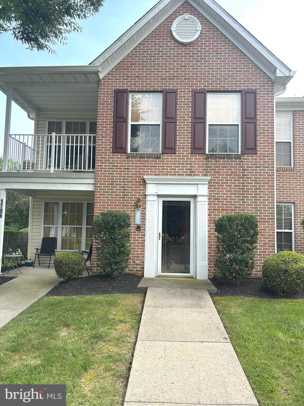 SALEM MANOR - Residential