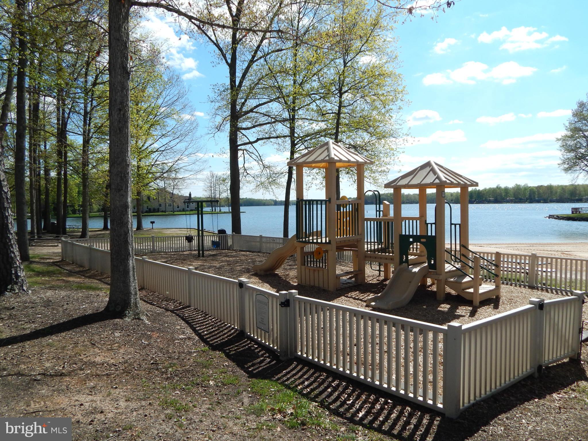 LAKE OF THE WOODS - Residential Lease