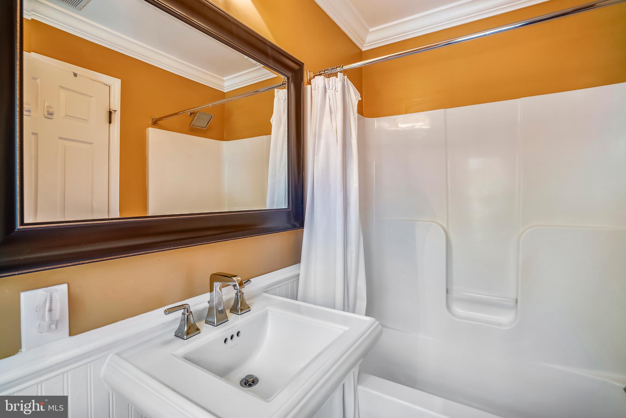 BAY HIGHLANDS - Residential