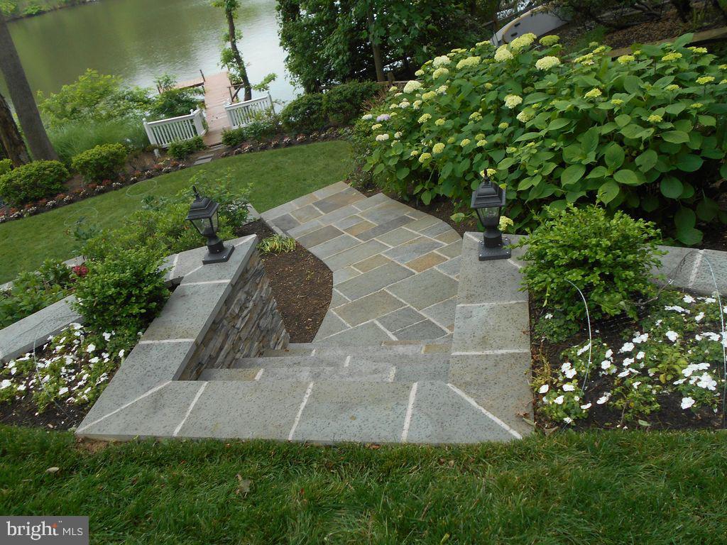 BAY HIGHLANDS - Residential