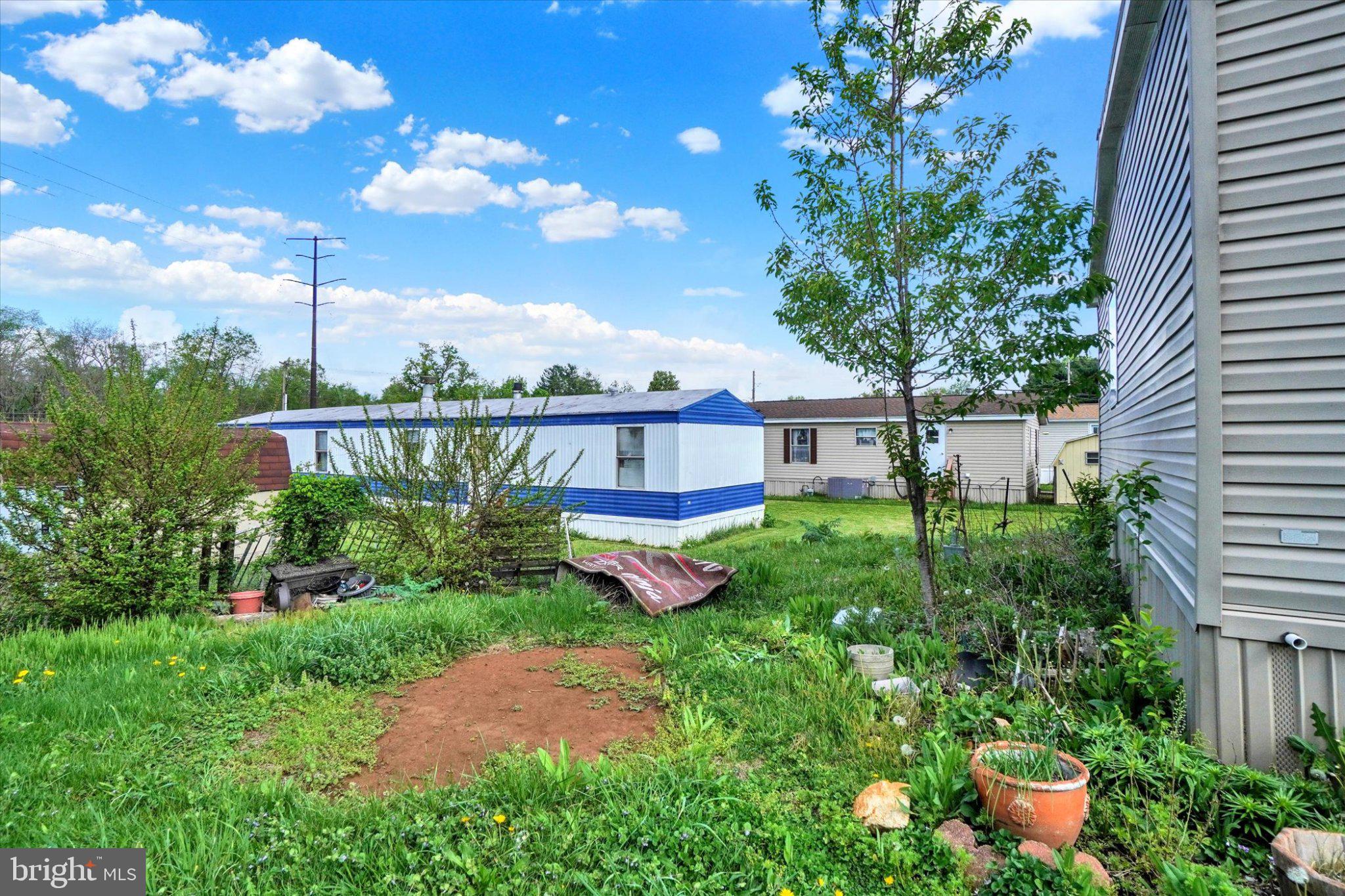 ROLLING HILLS ESTATES - Residential