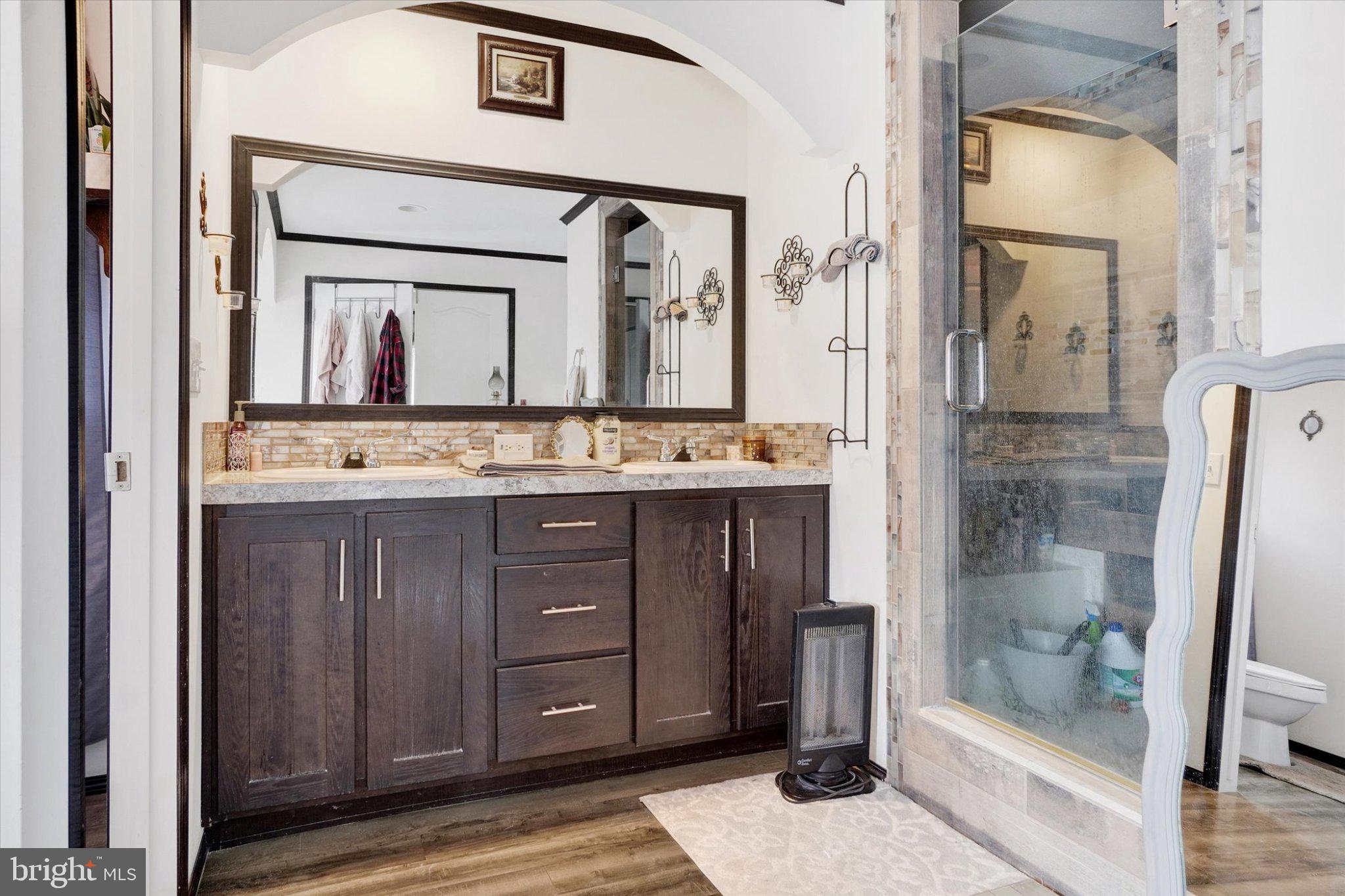 ROLLING HILLS ESTATES - Residential