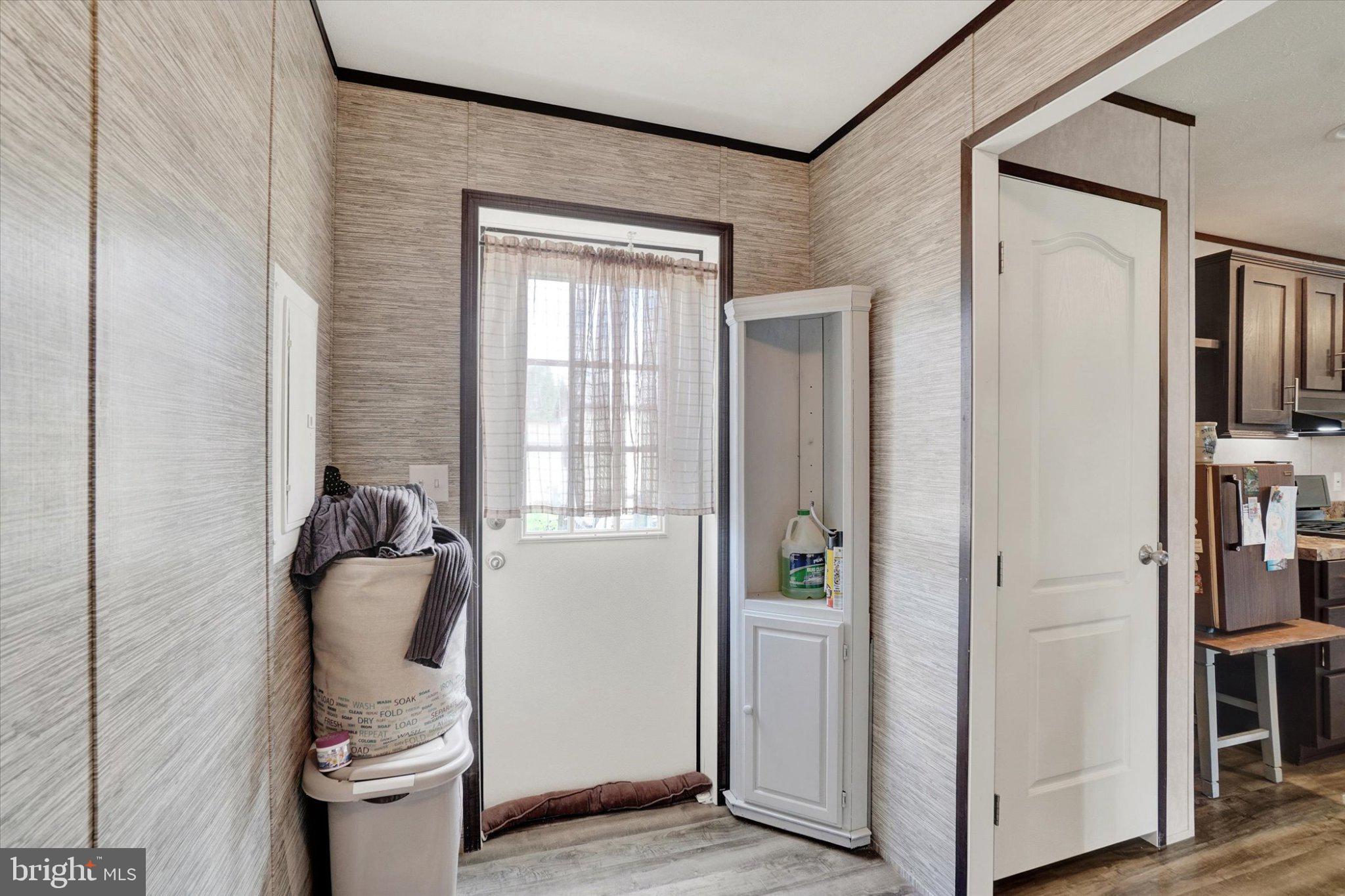 ROLLING HILLS ESTATES - Residential