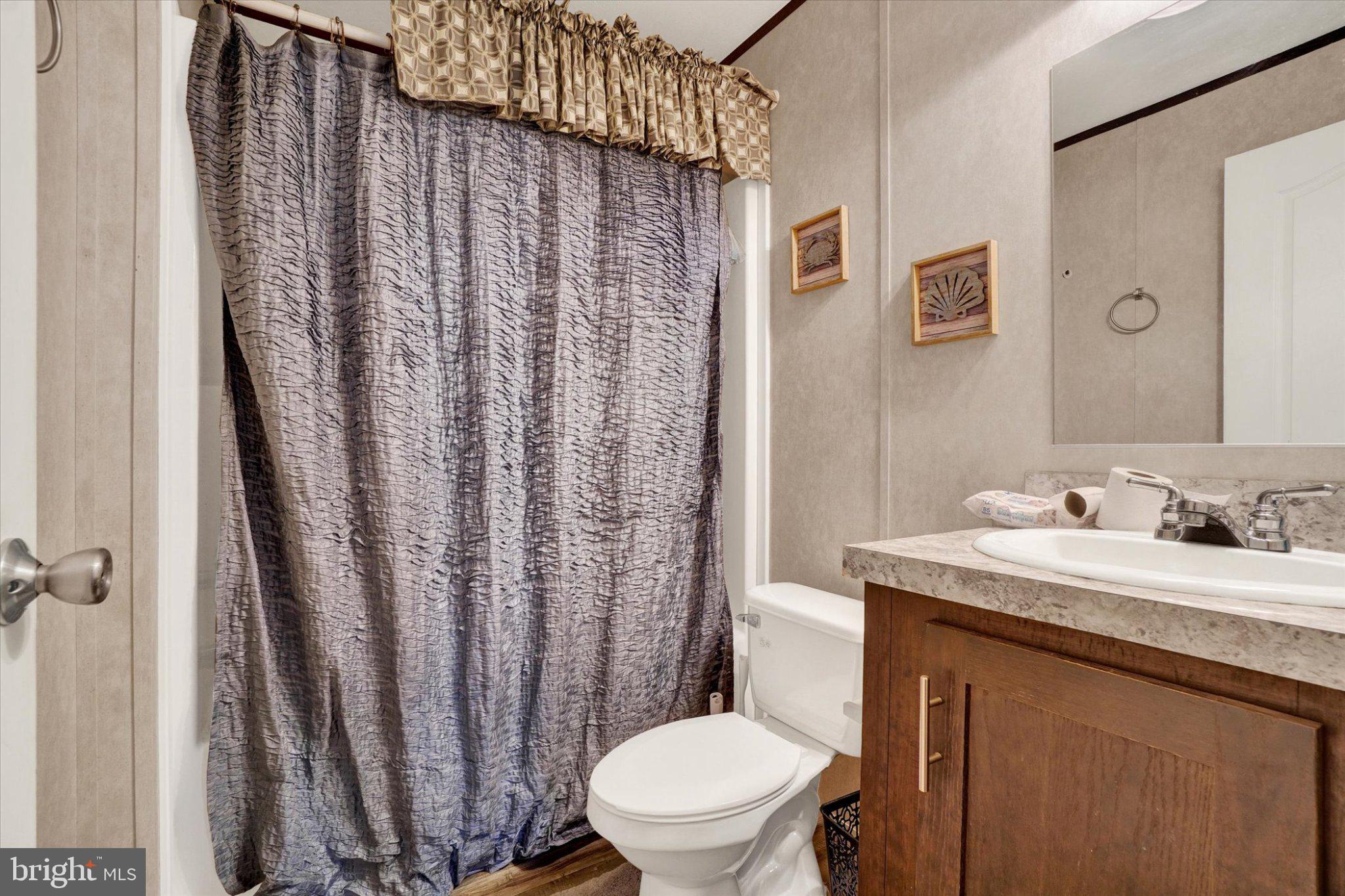 ROLLING HILLS ESTATES - Residential