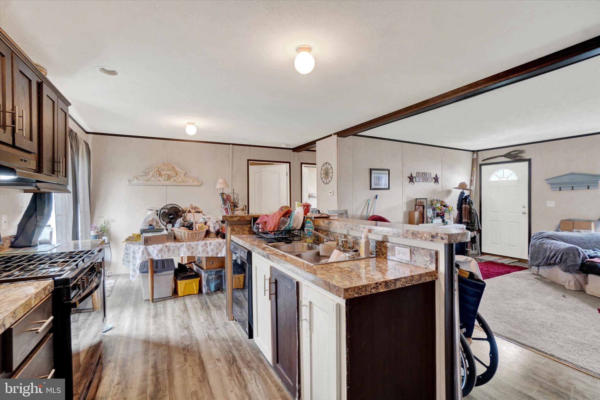 ROLLING HILLS ESTATES - Residential