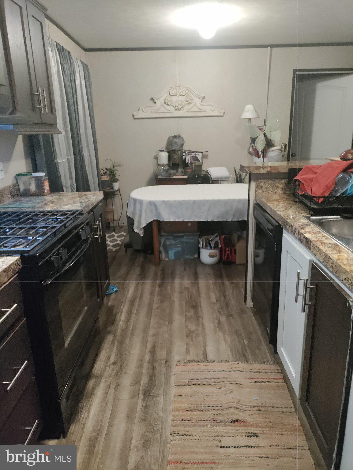 ROLLING HILLS ESTATES - Residential