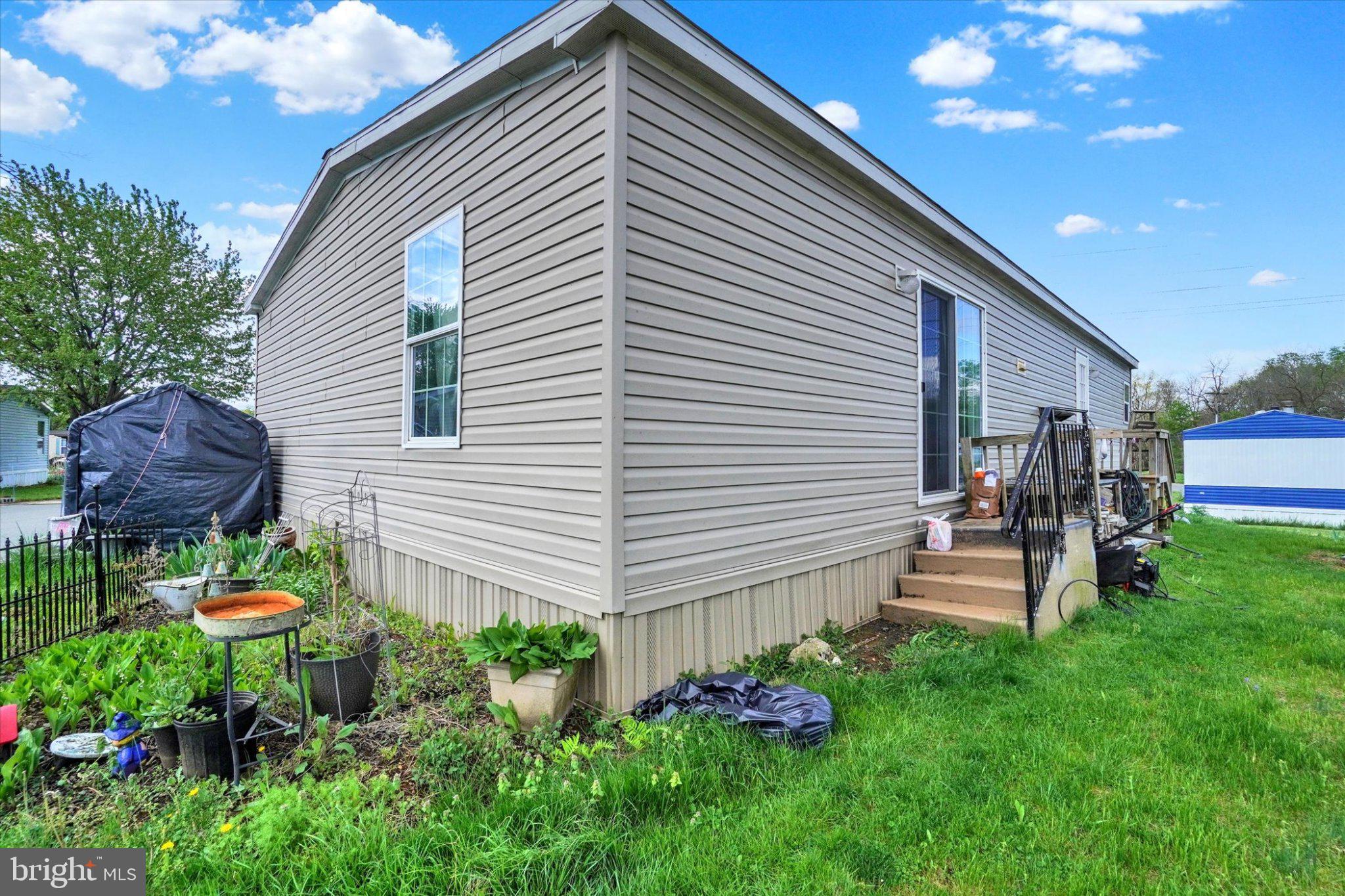 ROLLING HILLS ESTATES - Residential