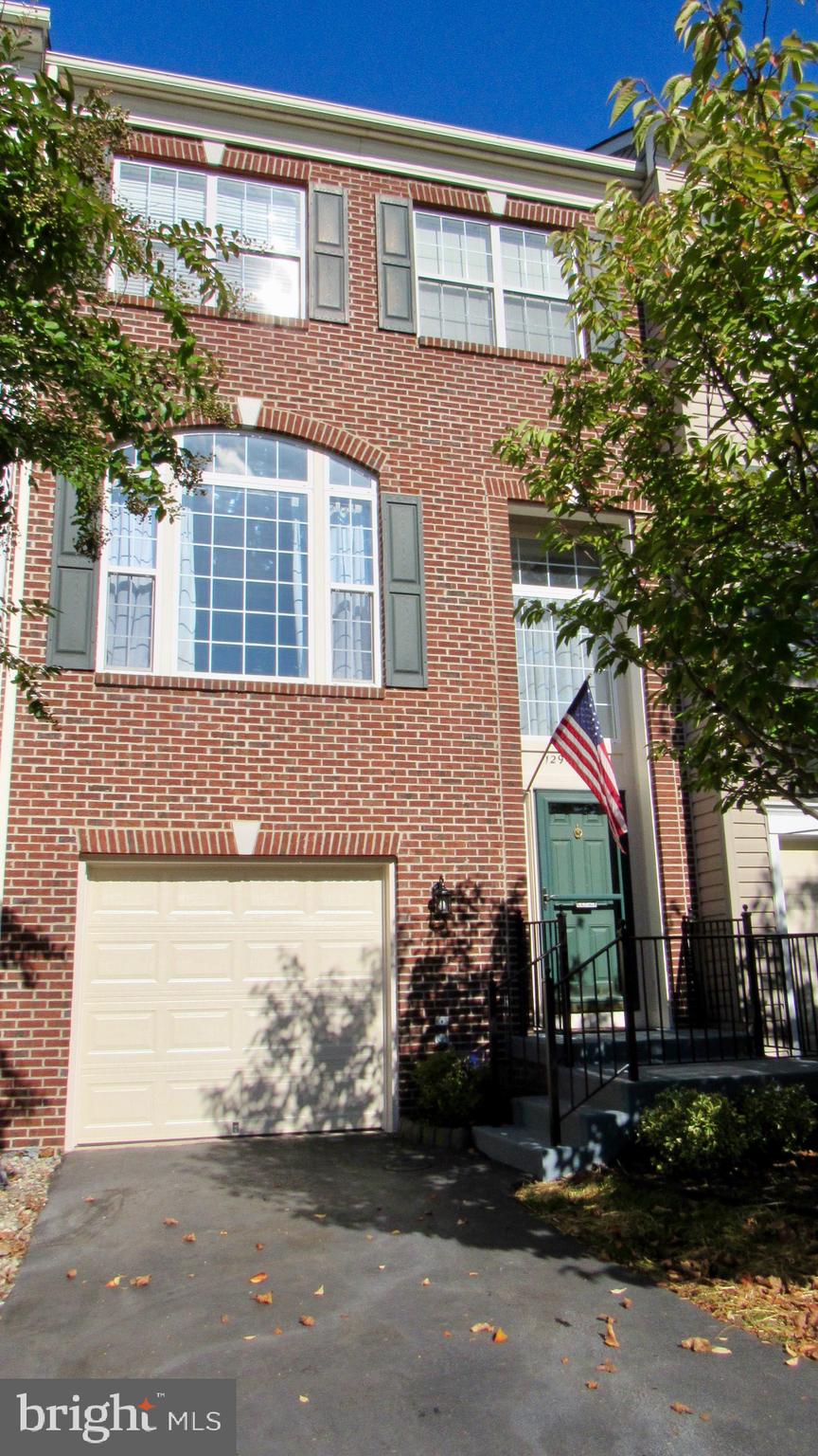 BRAEMAR-TARTAN VILLAGE - Residential Lease
