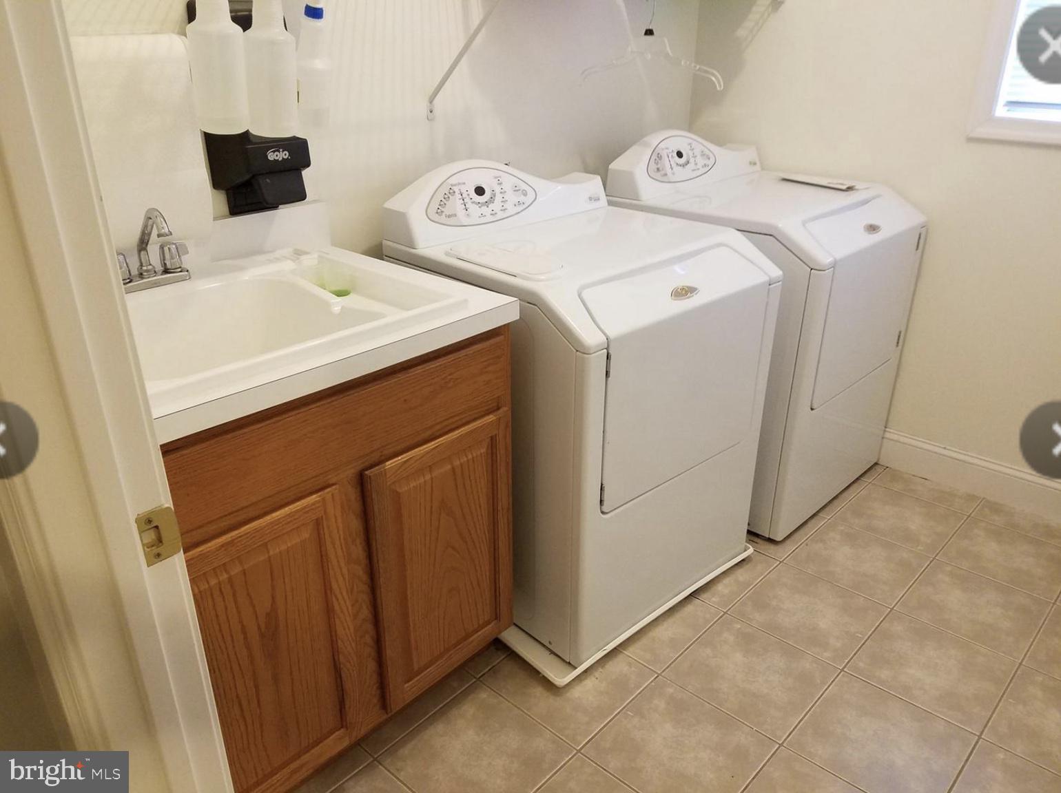 DALE CITY - Residential Lease