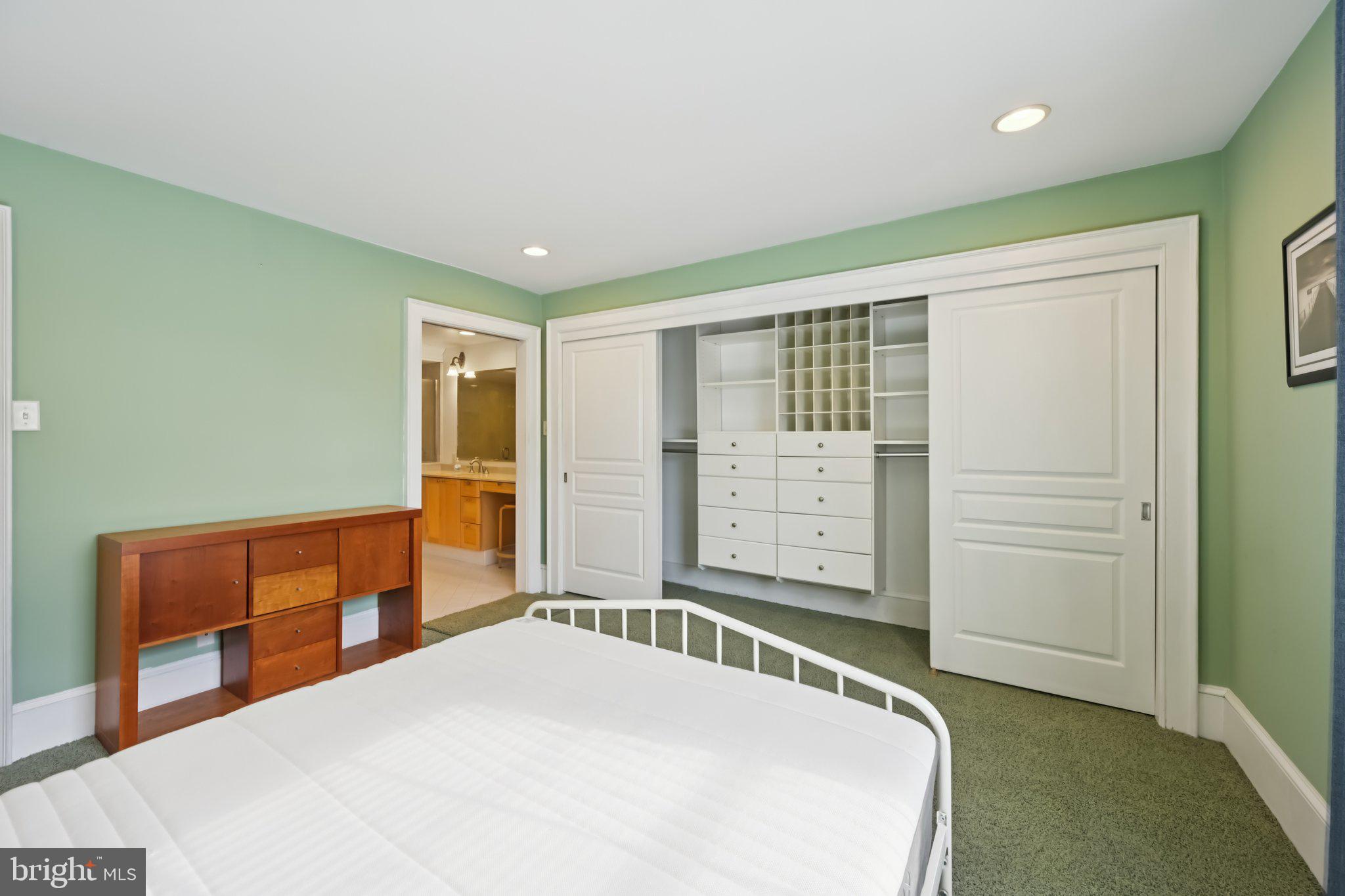 GLENHARDIE CONDOS - Residential