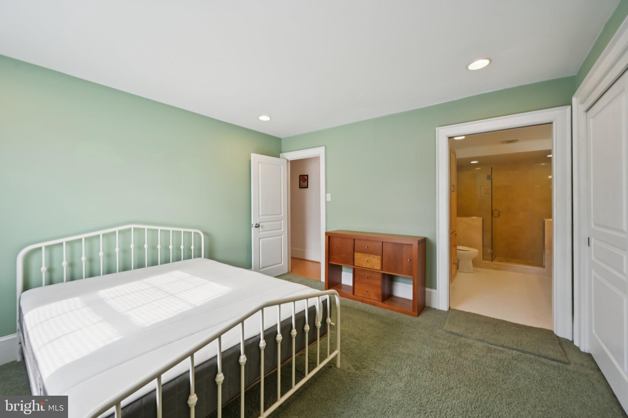 GLENHARDIE CONDOS - Residential