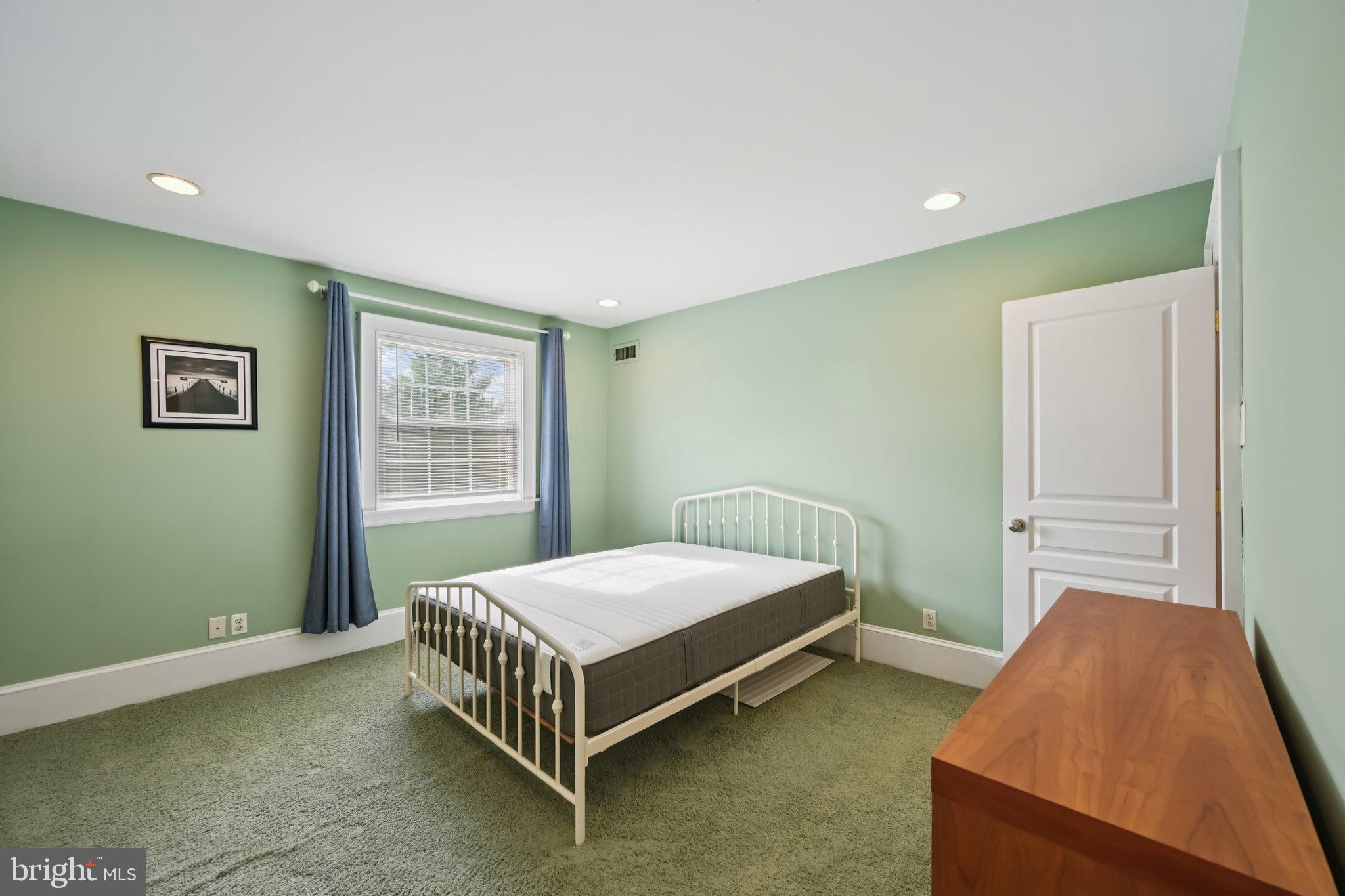 GLENHARDIE CONDOS - Residential