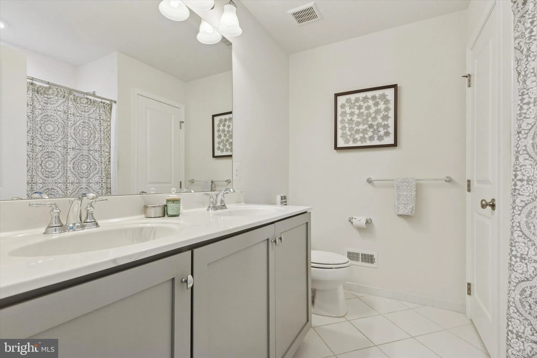 Conshohocken, Pennsylvania 19428, United States, 3 Bedrooms Bedrooms, ,3 BathroomsBathrooms,Residential,Active,192028