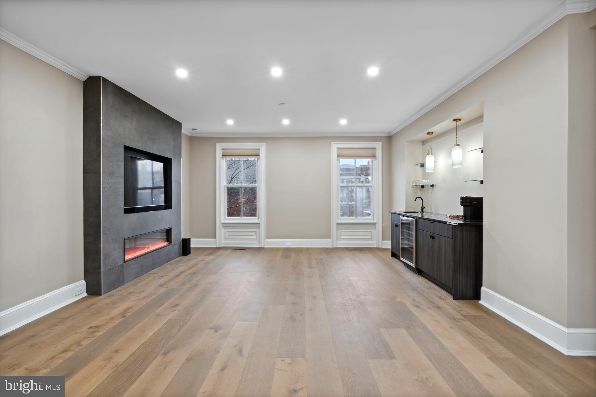 FAIRMOUNT - Residential