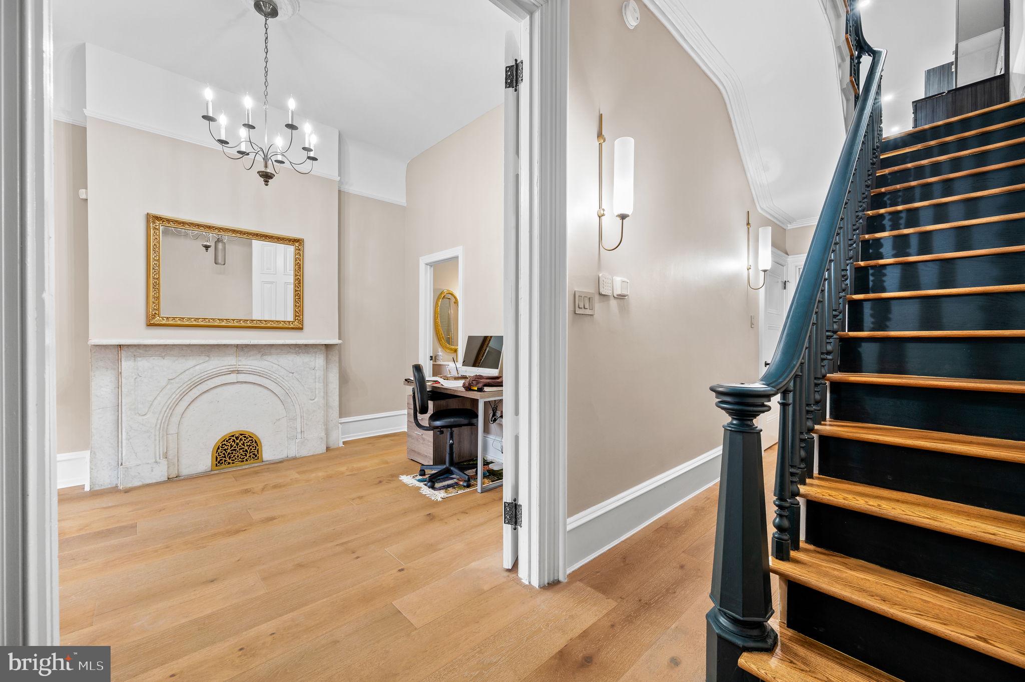 FAIRMOUNT - Residential