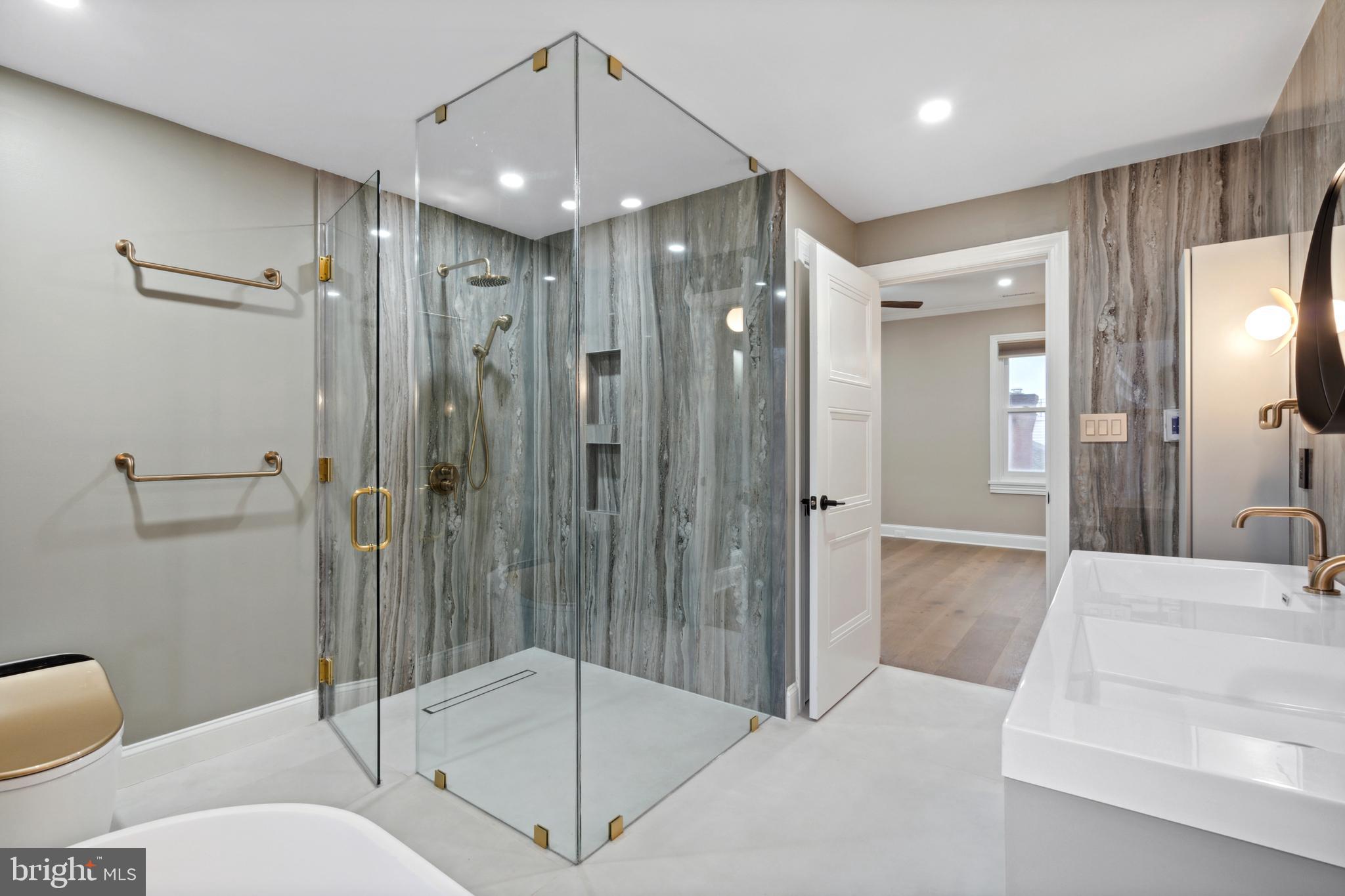 FAIRMOUNT - Residential