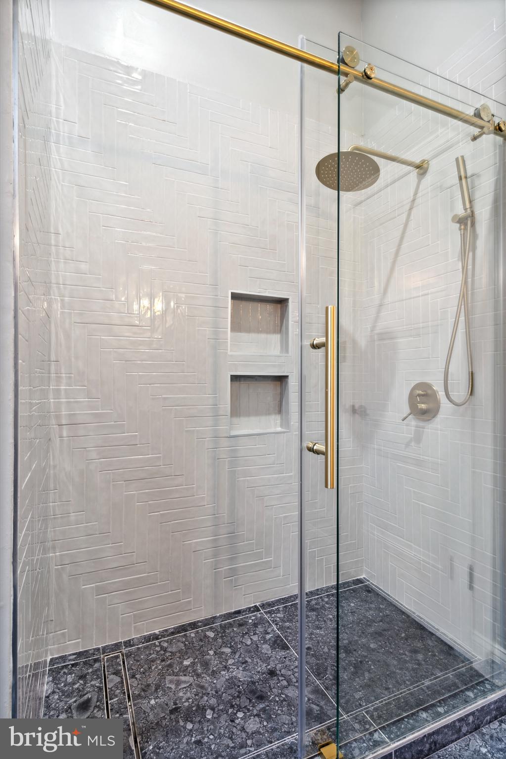 FAIRMOUNT - Residential