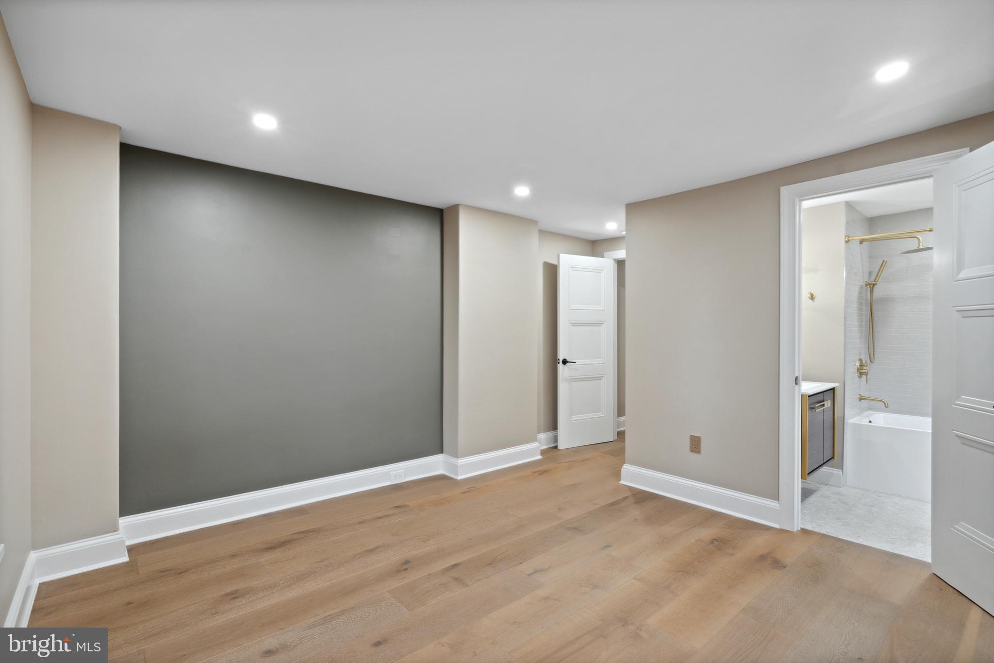 FAIRMOUNT - Residential