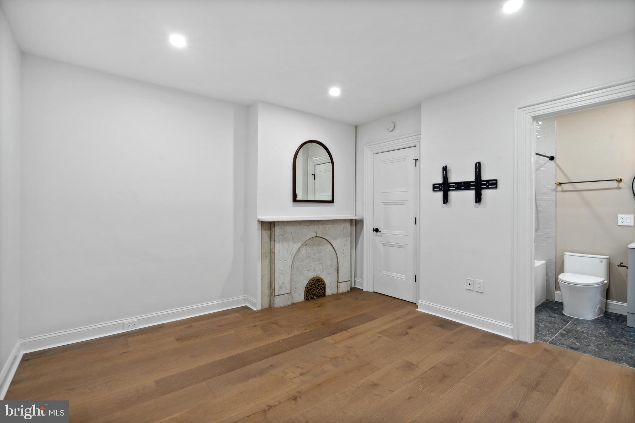 FAIRMOUNT - Residential