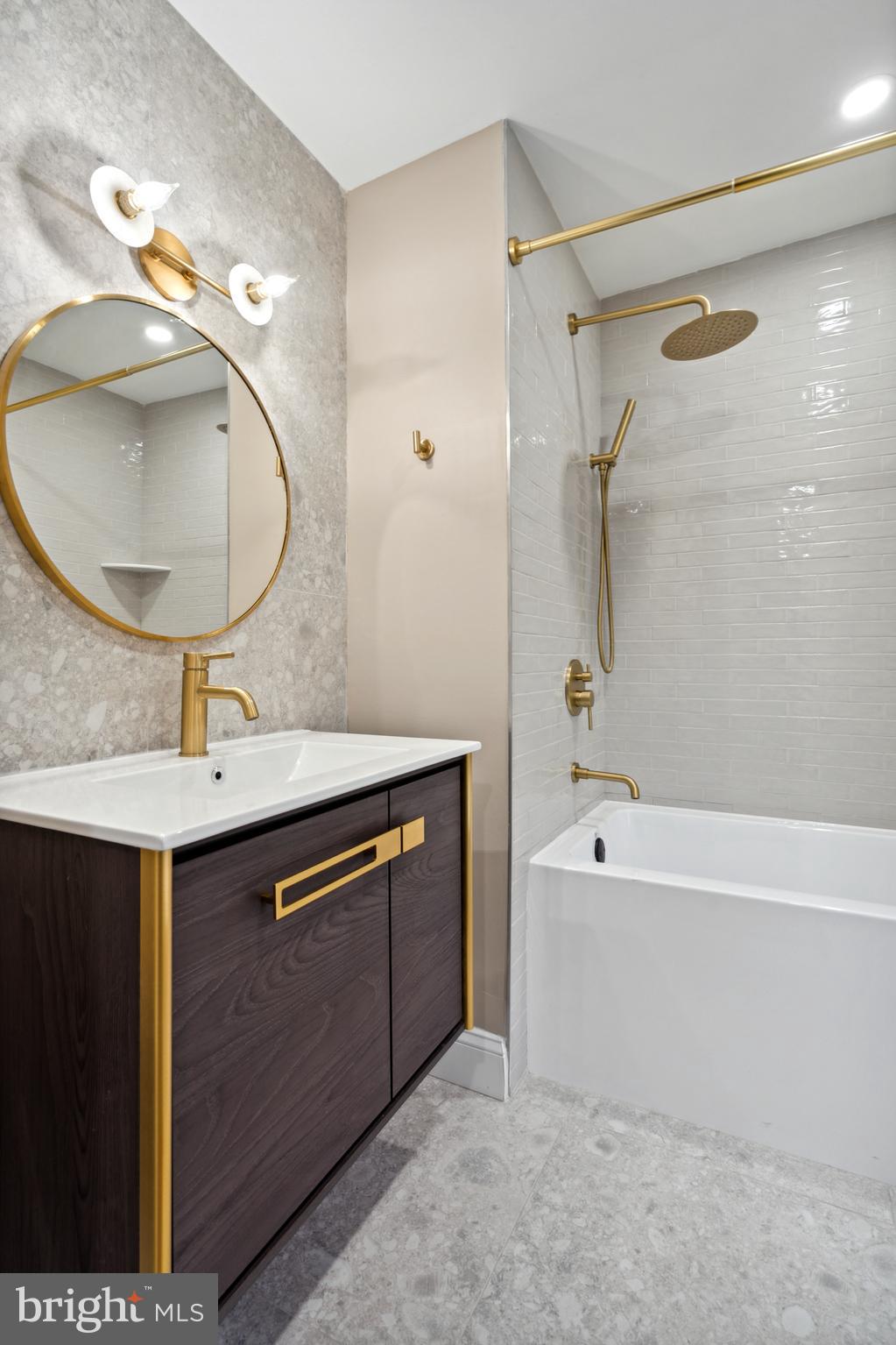 FAIRMOUNT - Residential