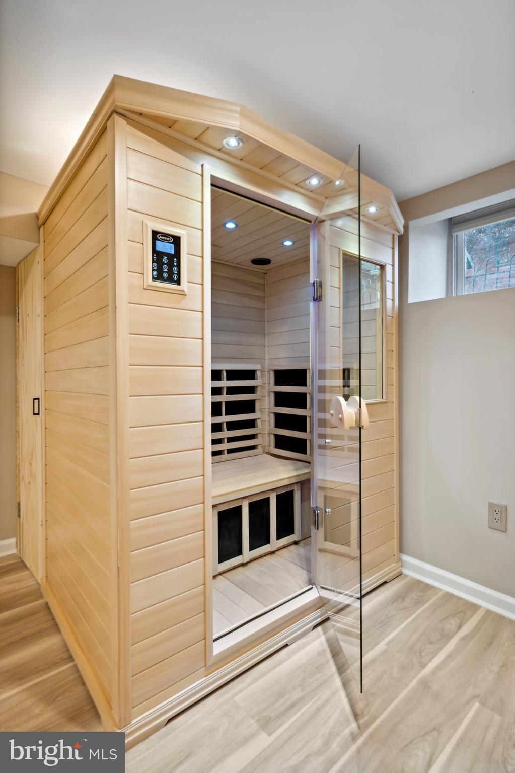 FAIRMOUNT - Residential