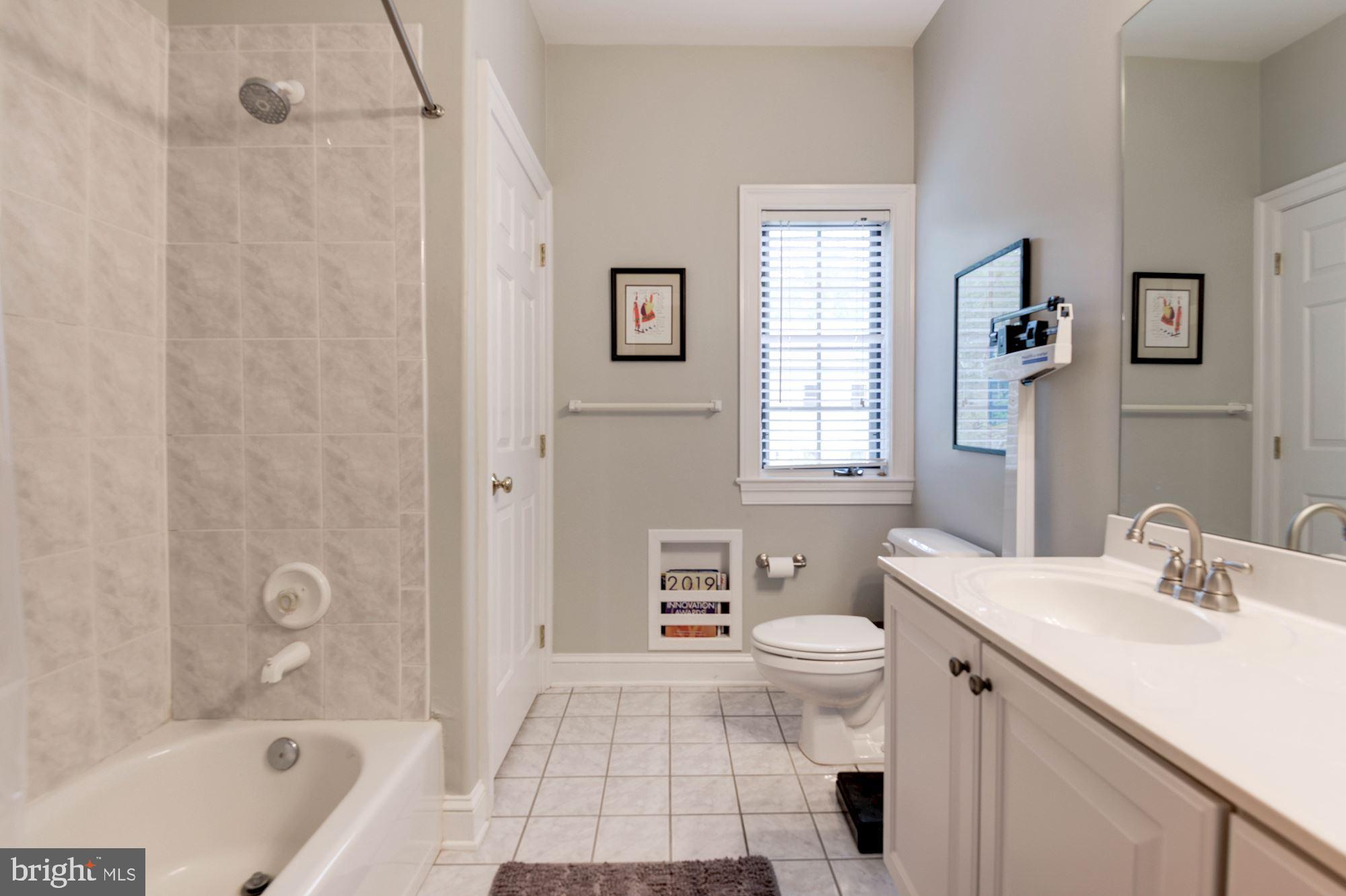 FEDERAL VILLAGE - Residential Lease