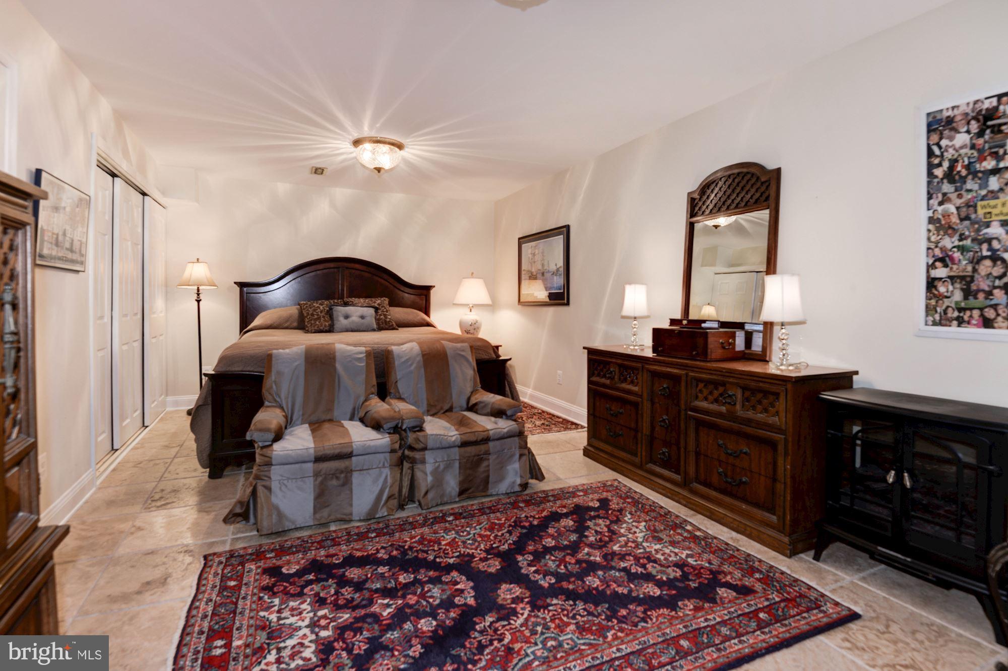 FEDERAL VILLAGE - Residential Lease