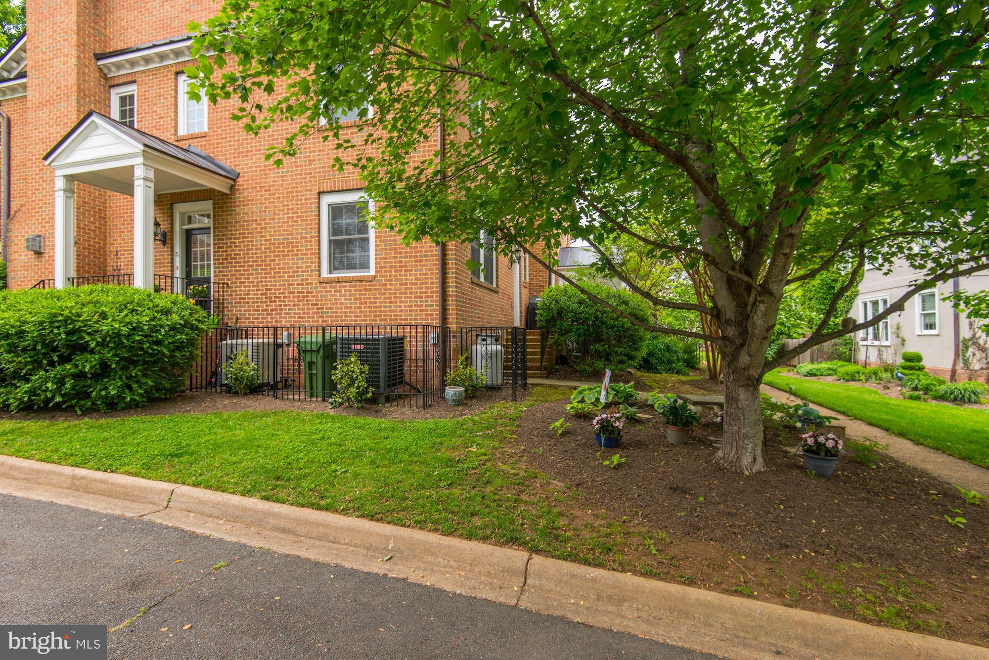 FEDERAL VILLAGE - Residential Lease