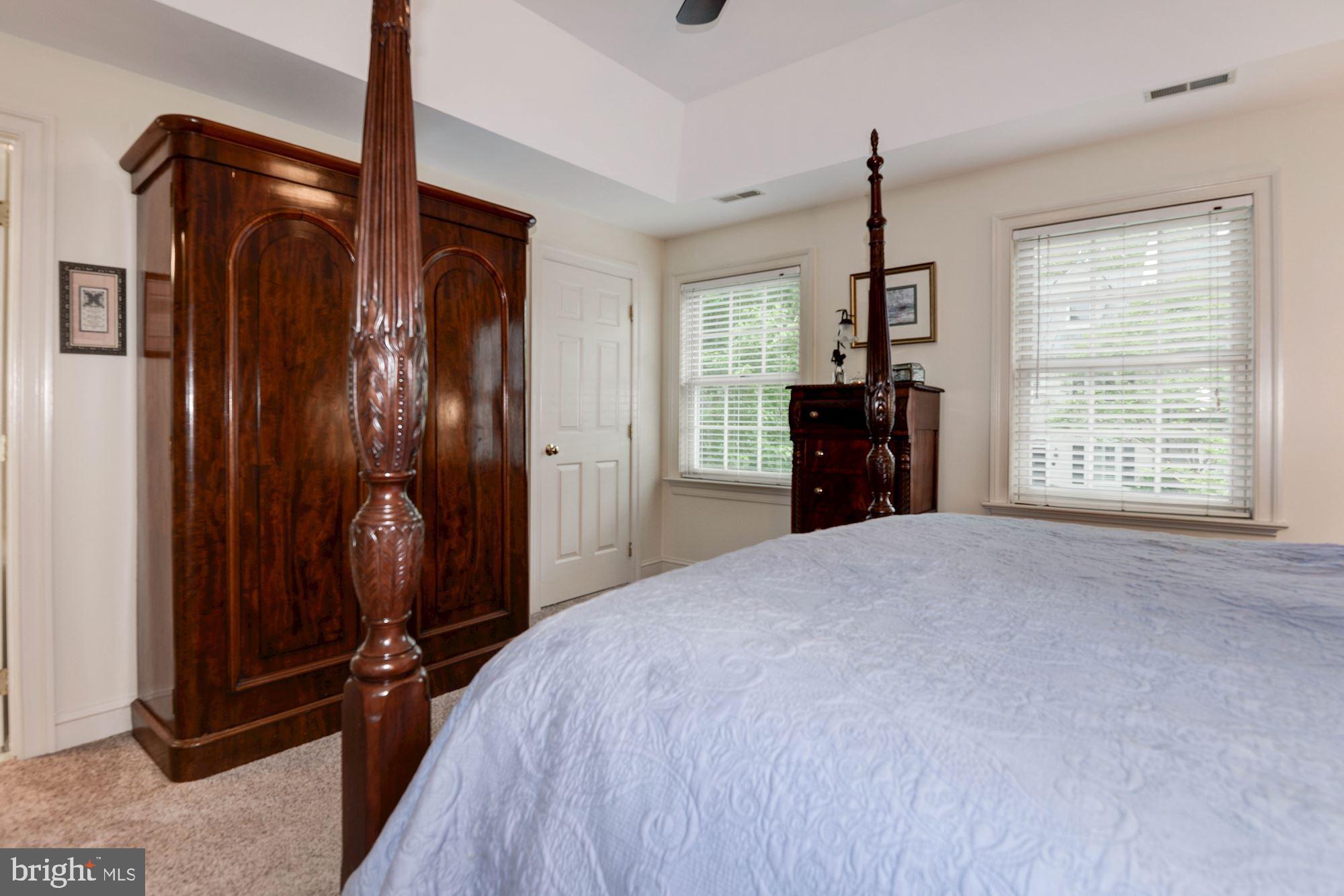 FEDERAL VILLAGE - Residential Lease