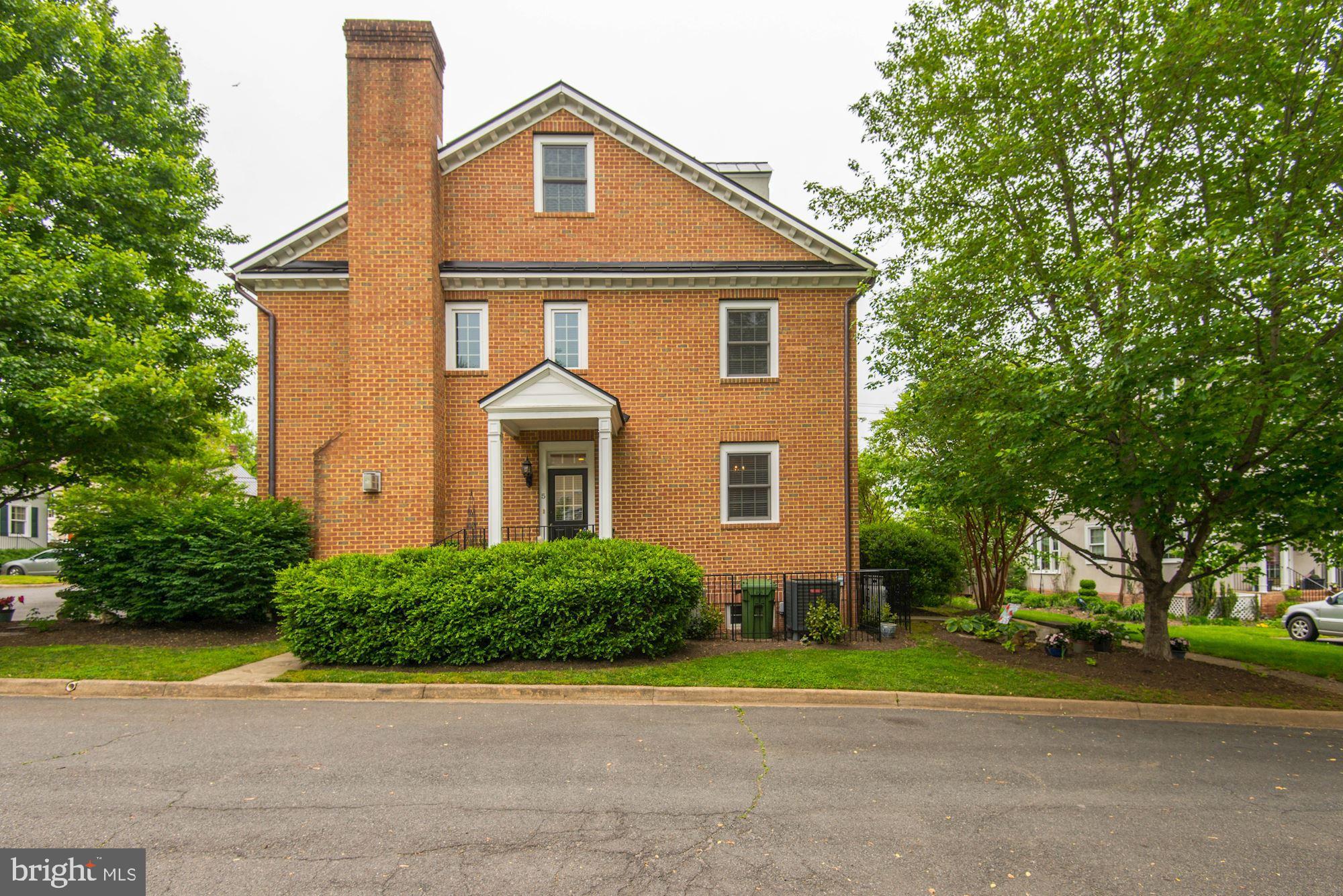 FEDERAL VILLAGE - Residential Lease