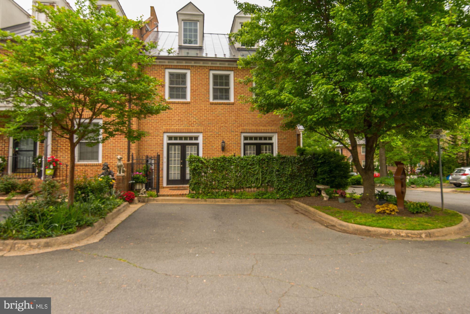 FEDERAL VILLAGE - Residential Lease