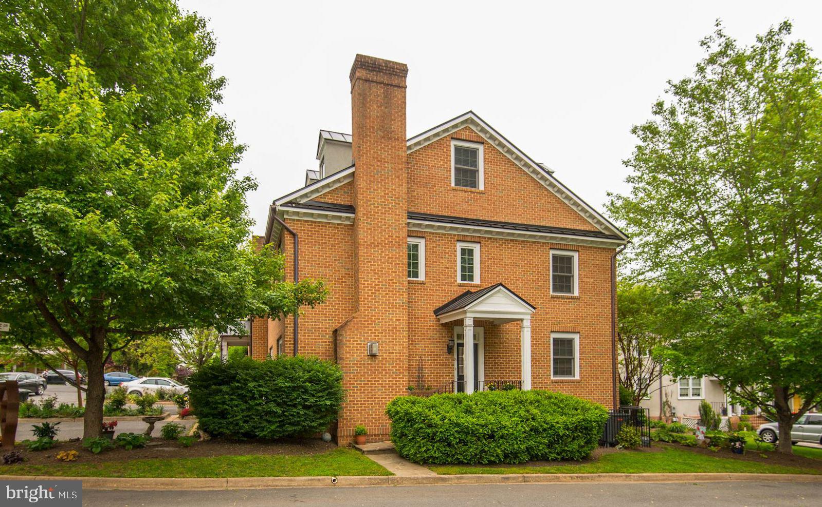 FEDERAL VILLAGE - Residential Lease