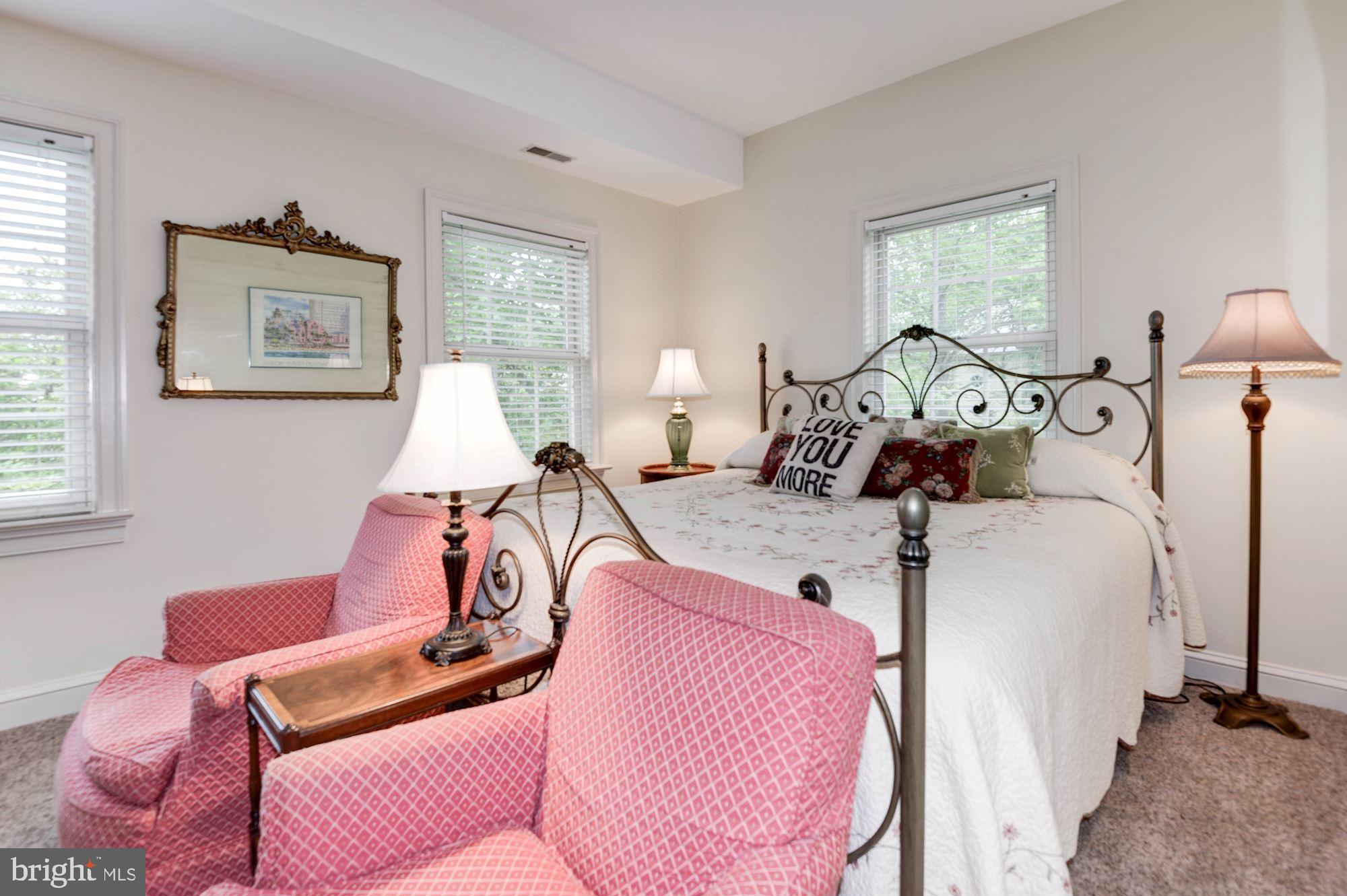 FEDERAL VILLAGE - Residential Lease