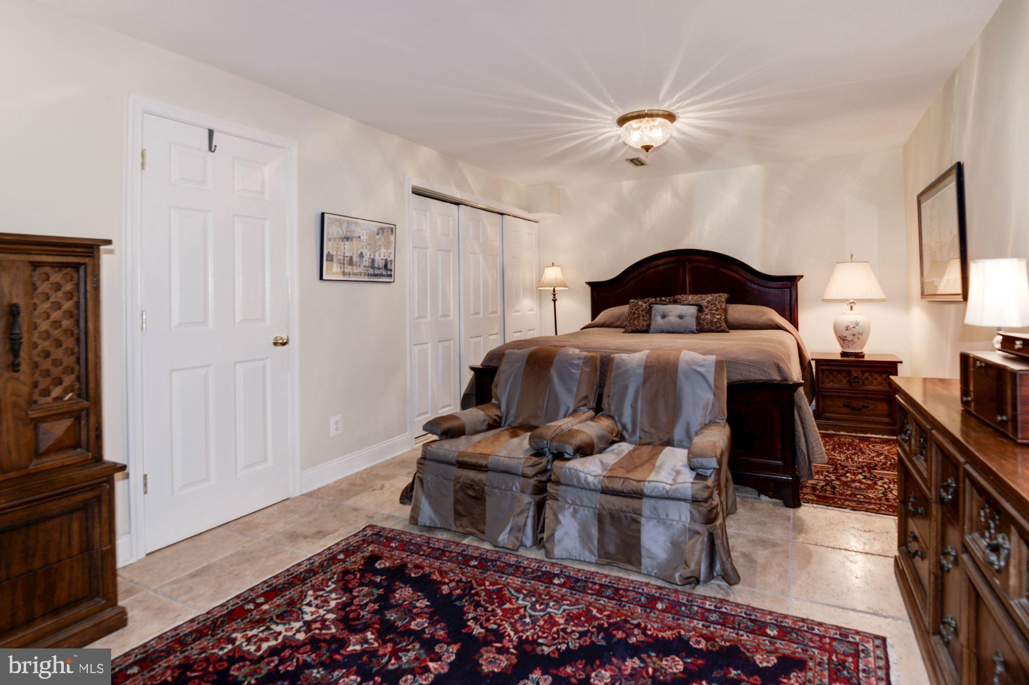 FEDERAL VILLAGE - Residential Lease