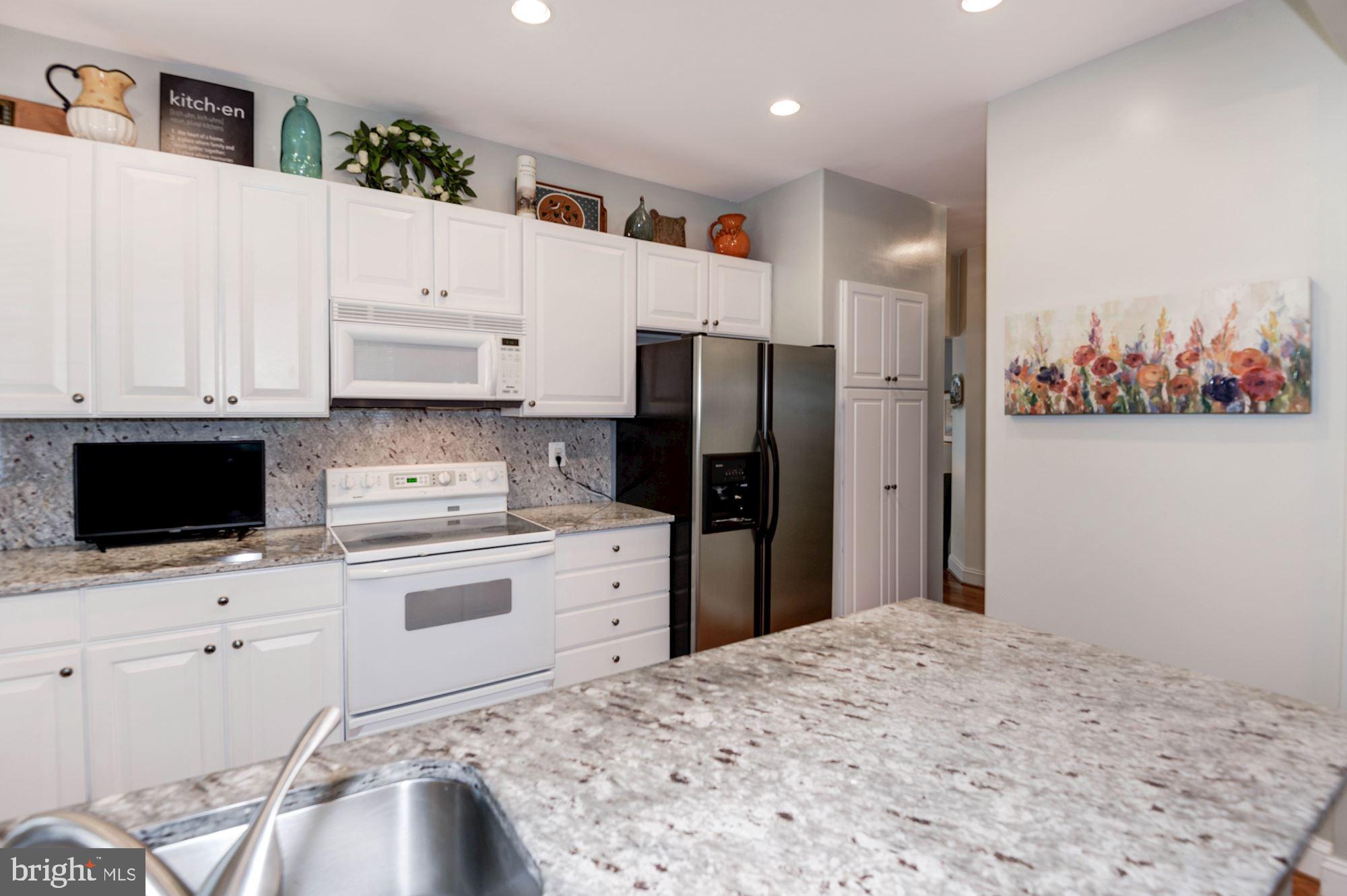 FEDERAL VILLAGE - Residential Lease