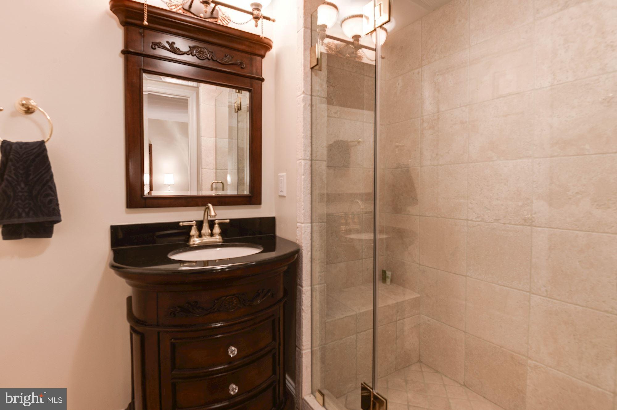 FEDERAL VILLAGE - Residential Lease