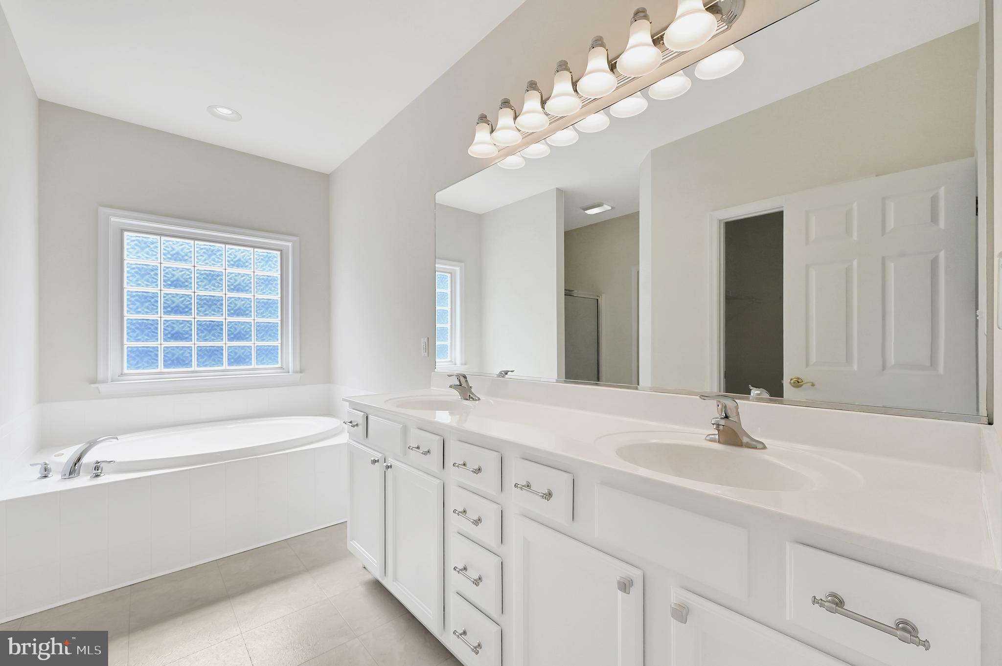 OYSTER HARBOR - Residential